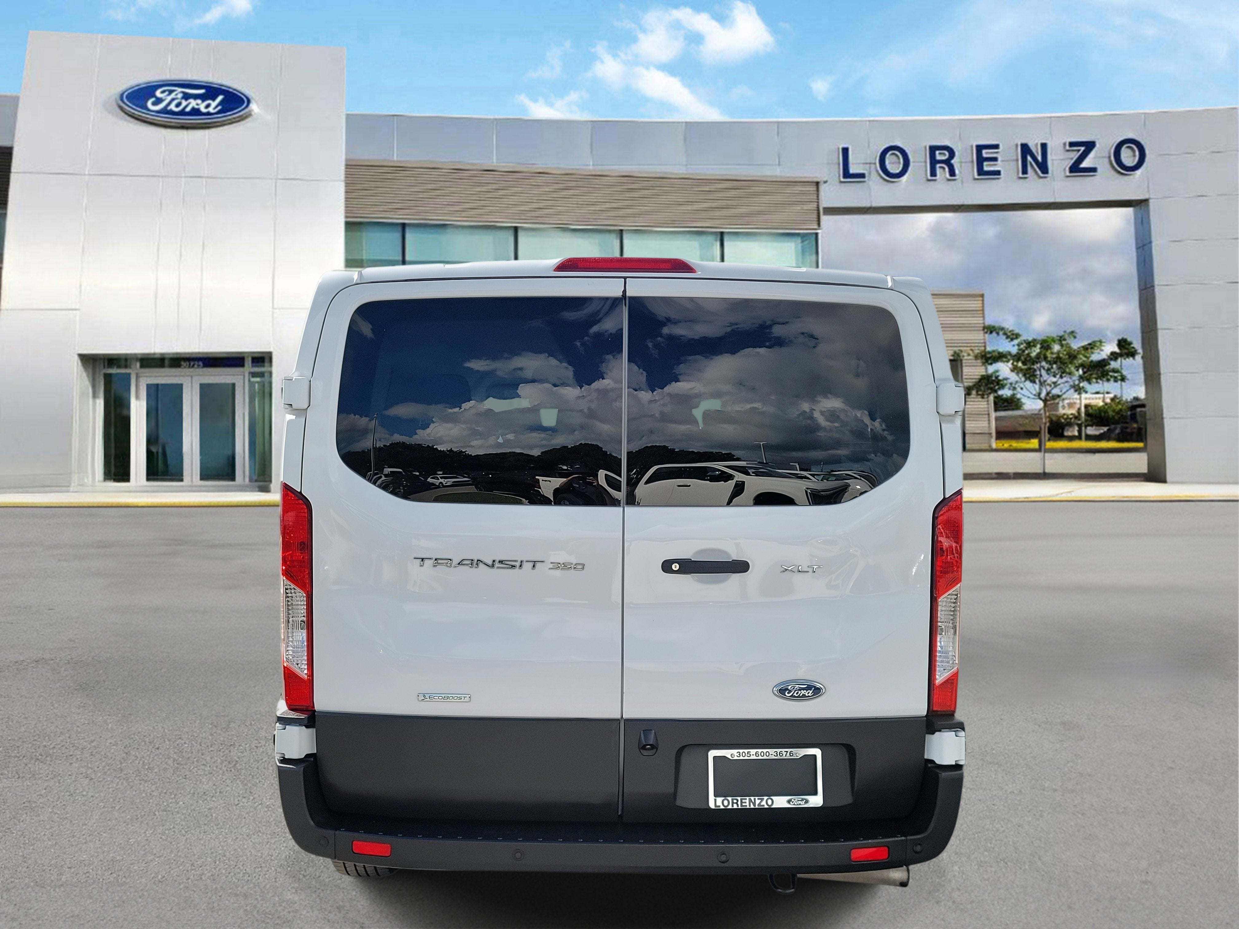 2023 Ford Transit Passenger Wagon XLT