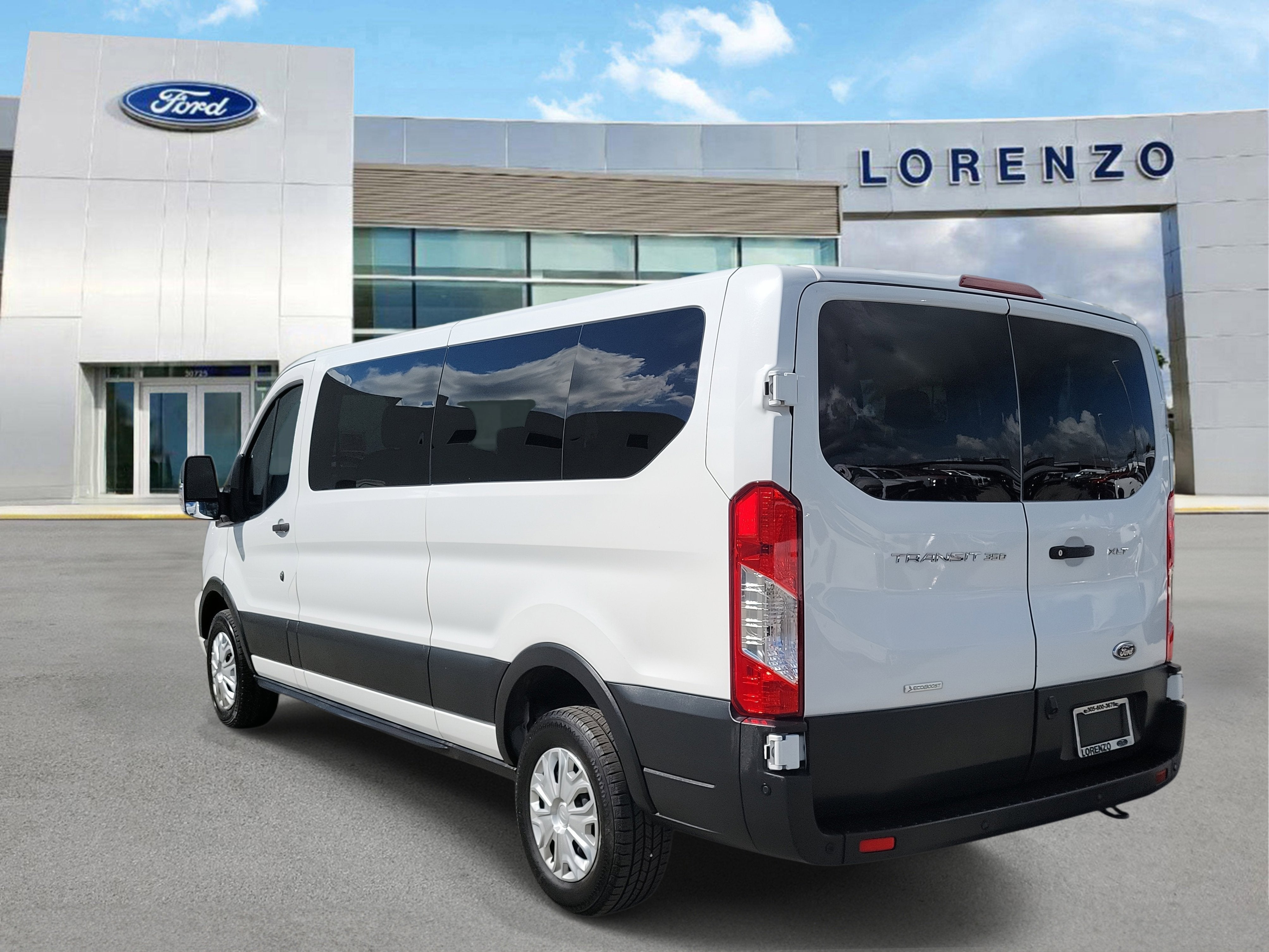 2023 Ford Transit Passenger Wagon XLT