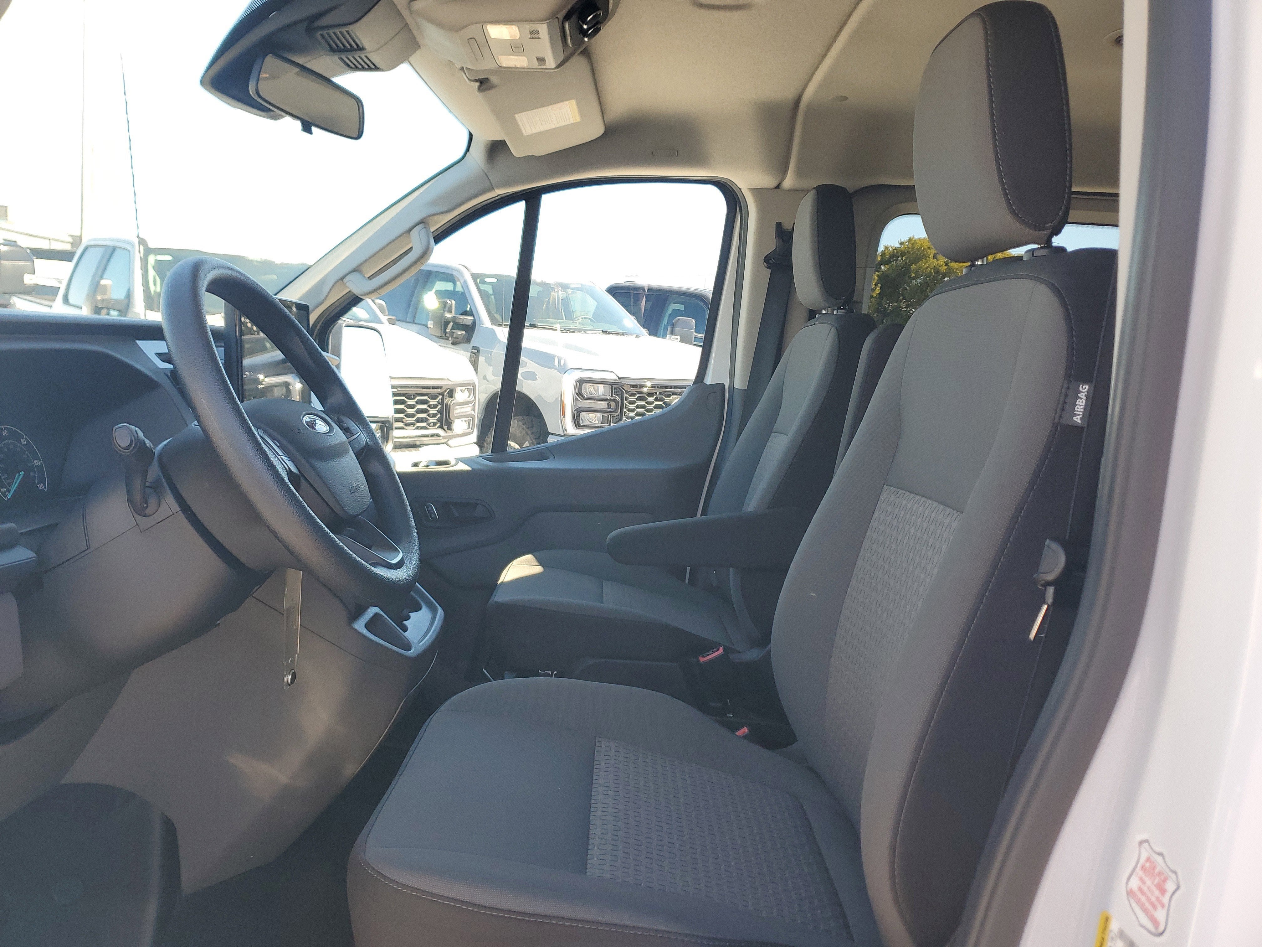 2024 Ford Transit Passenger Wagon XLT