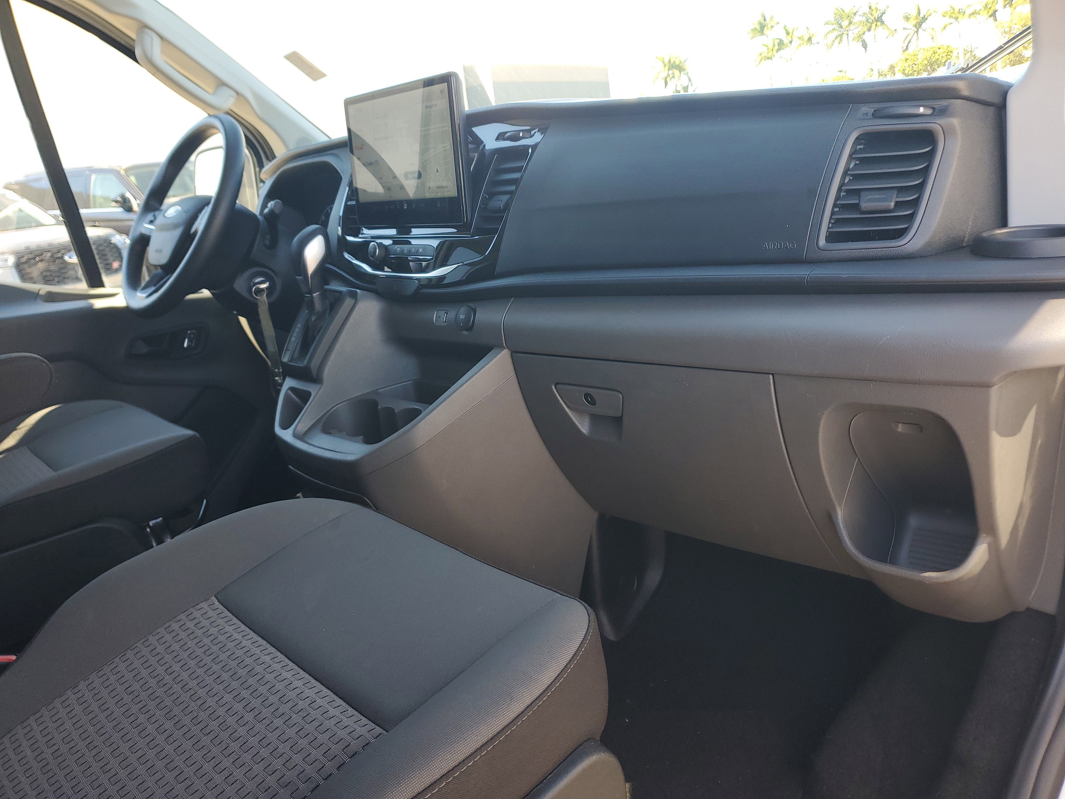 2024 Ford Transit Passenger Wagon XLT