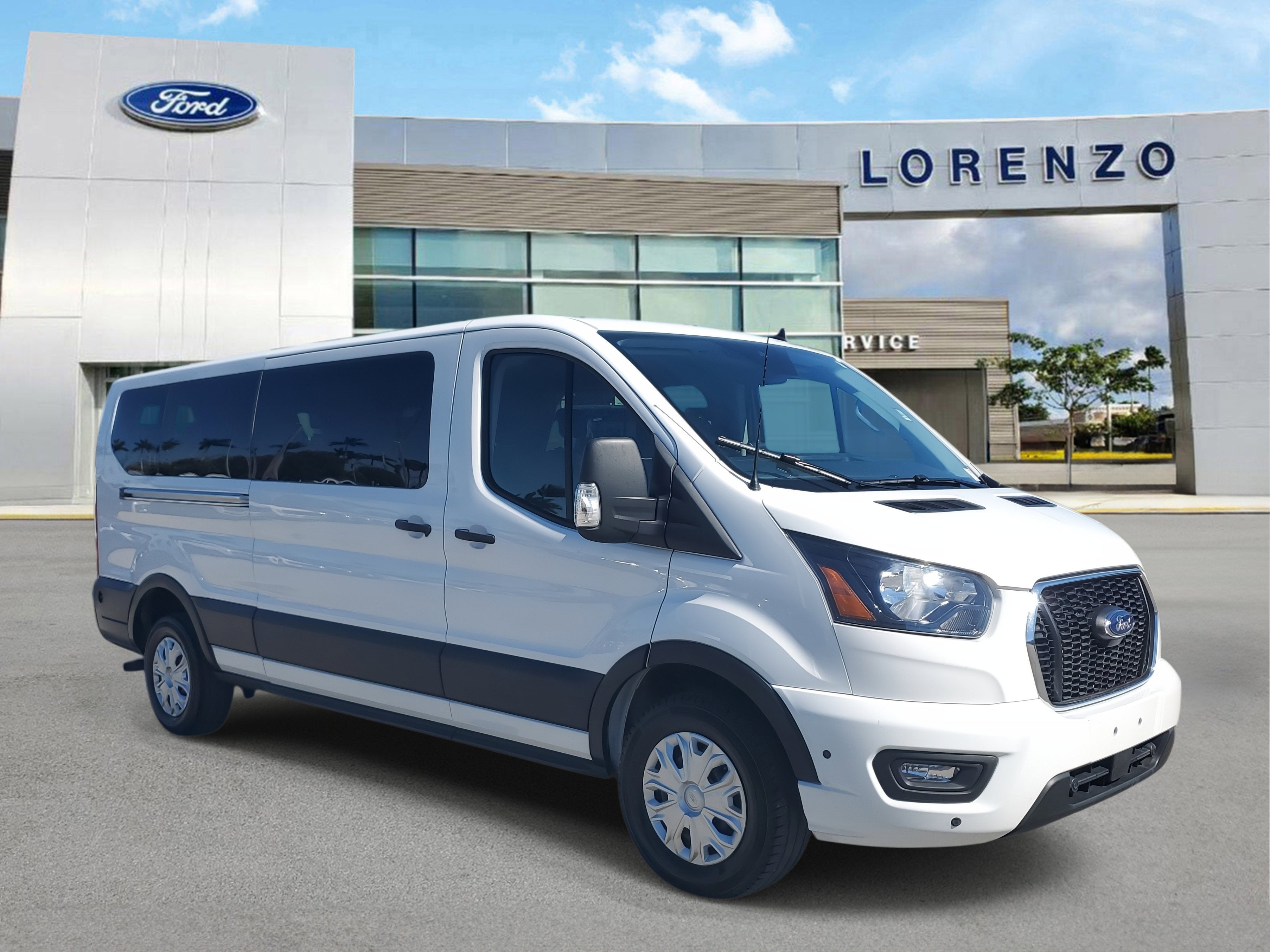 2024 Ford Transit Passenger Wagon XLT
