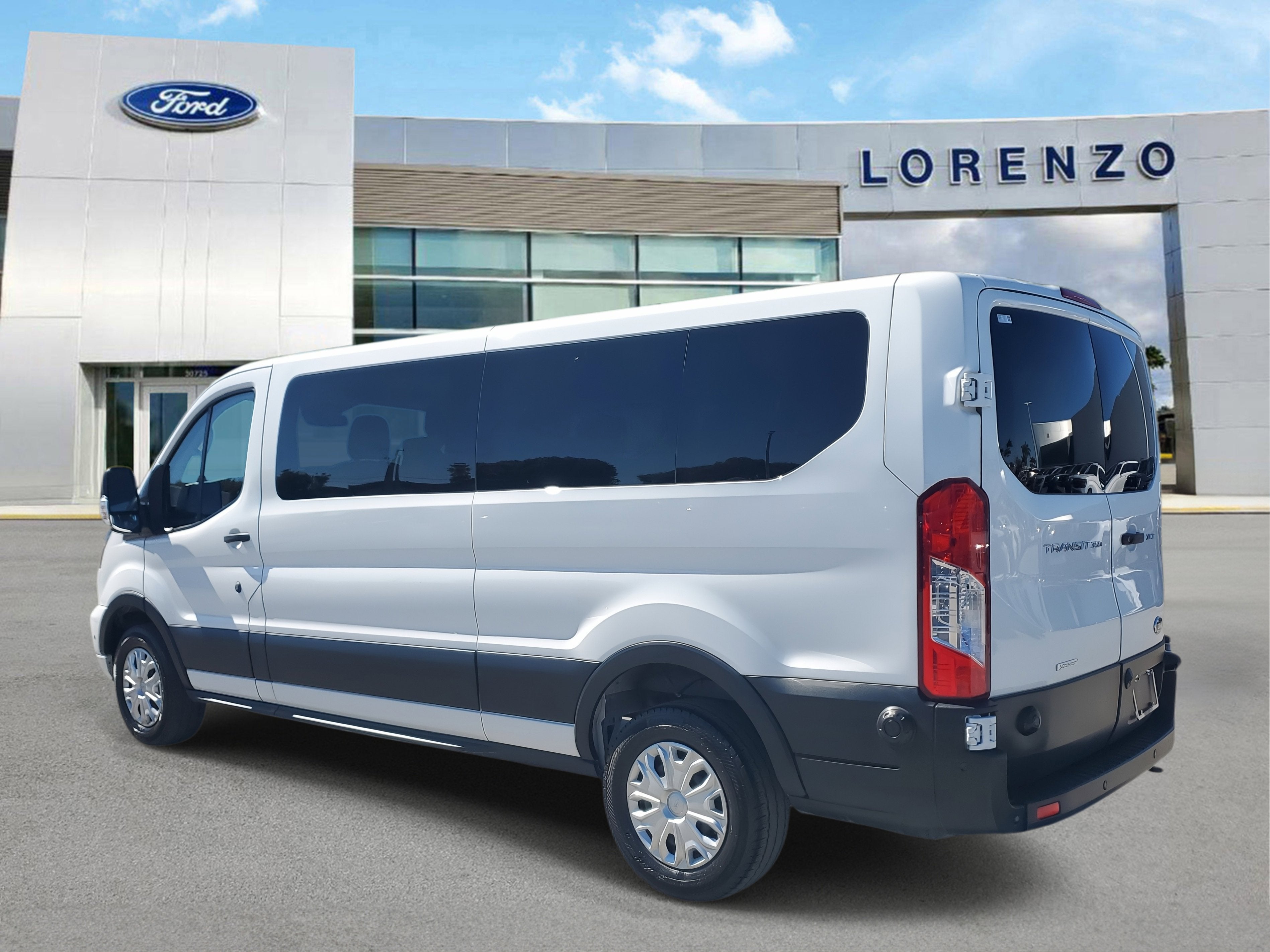 2024 Ford Transit Passenger Wagon XLT