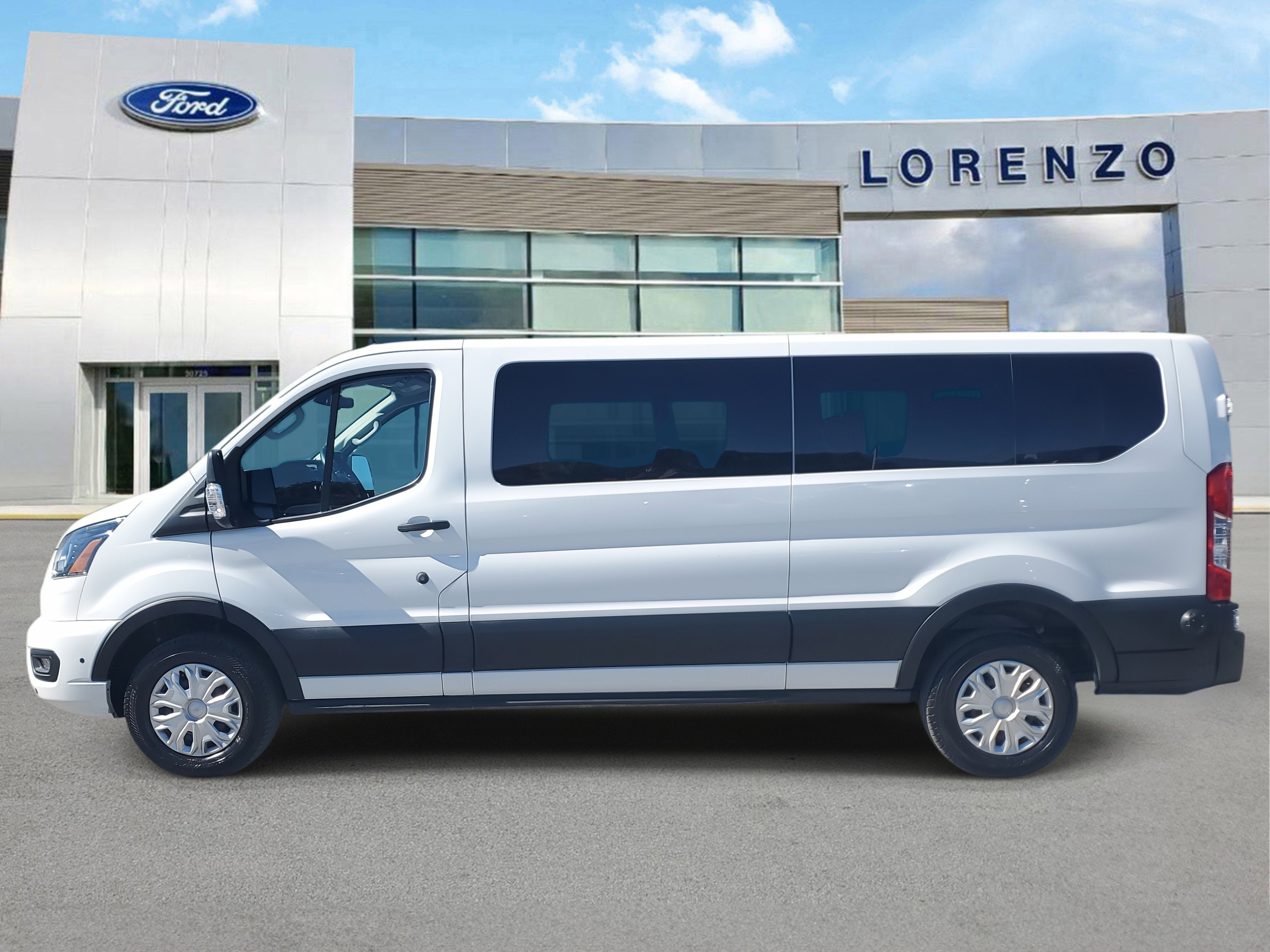 2024 Ford Transit Passenger Wagon XLT