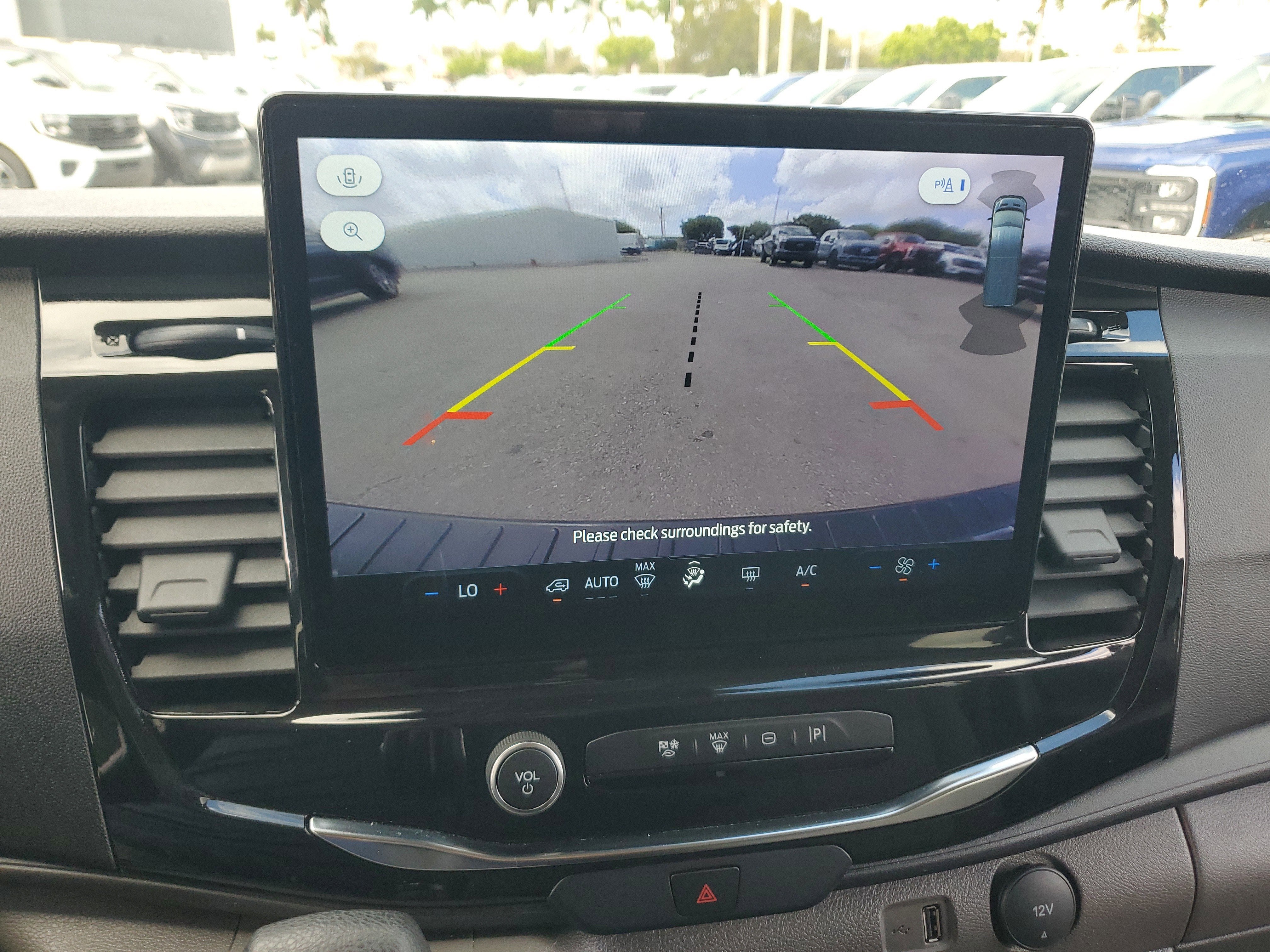 2024 Ford Transit Passenger Wagon XLT