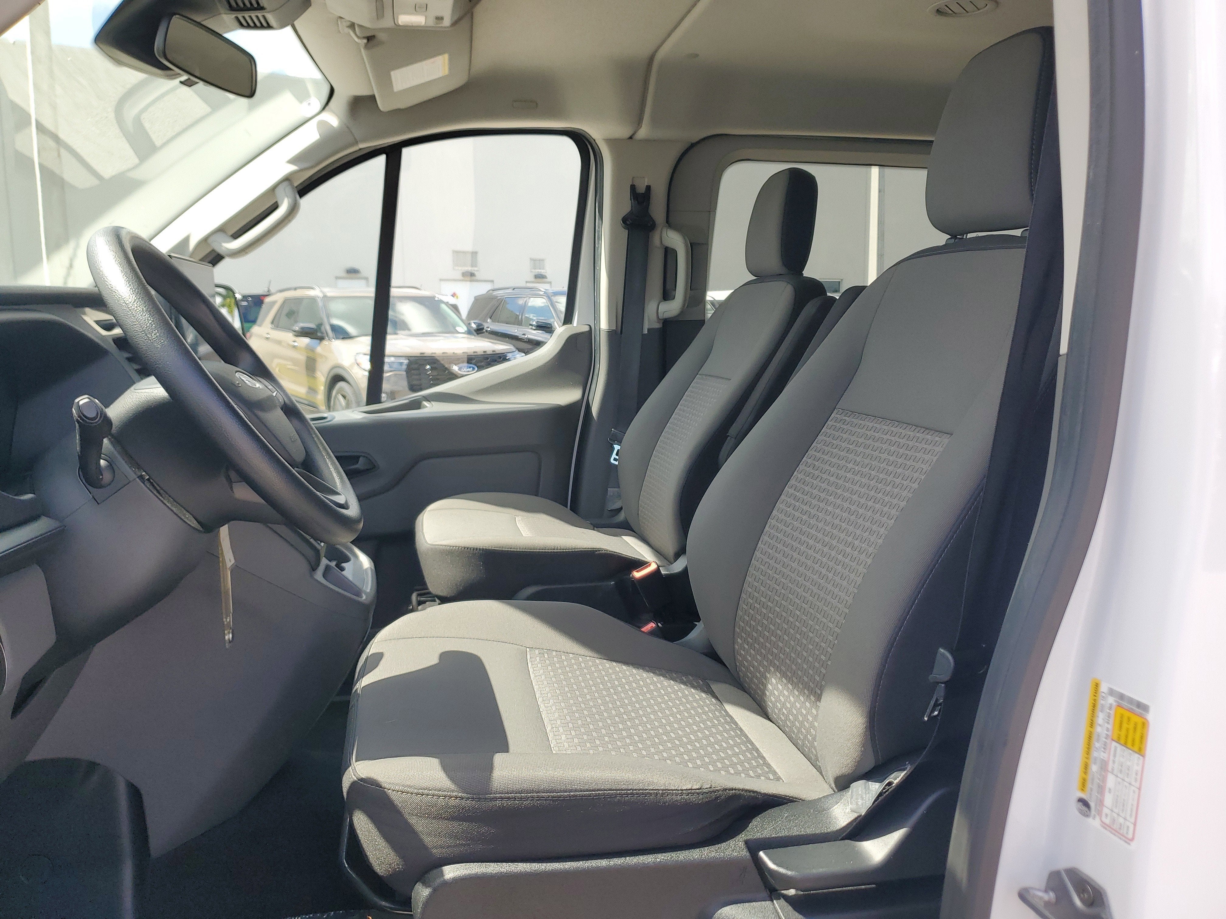 2024 Ford Transit Passenger Wagon XLT