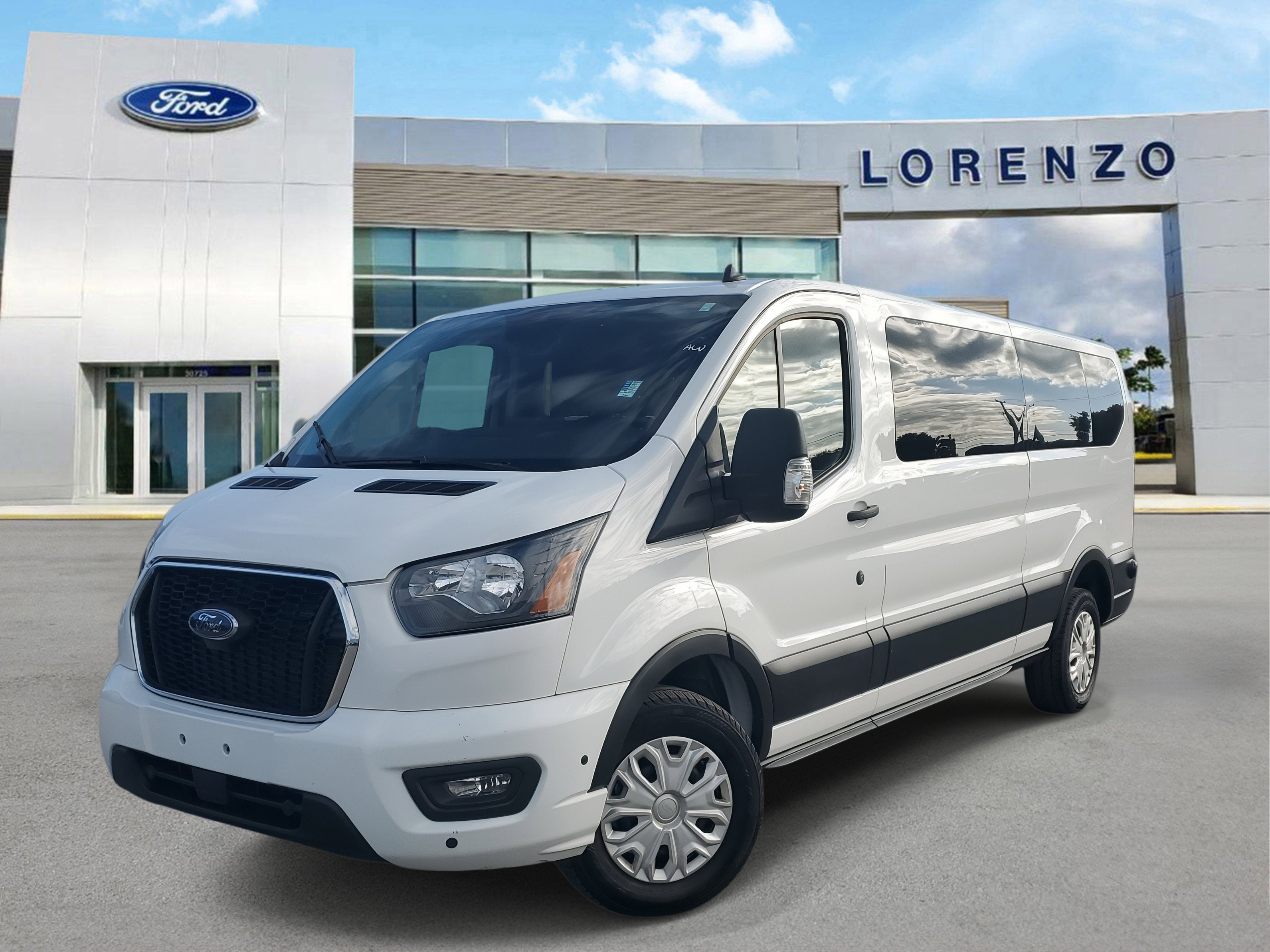 2024 Ford Transit Passenger Wagon XLT