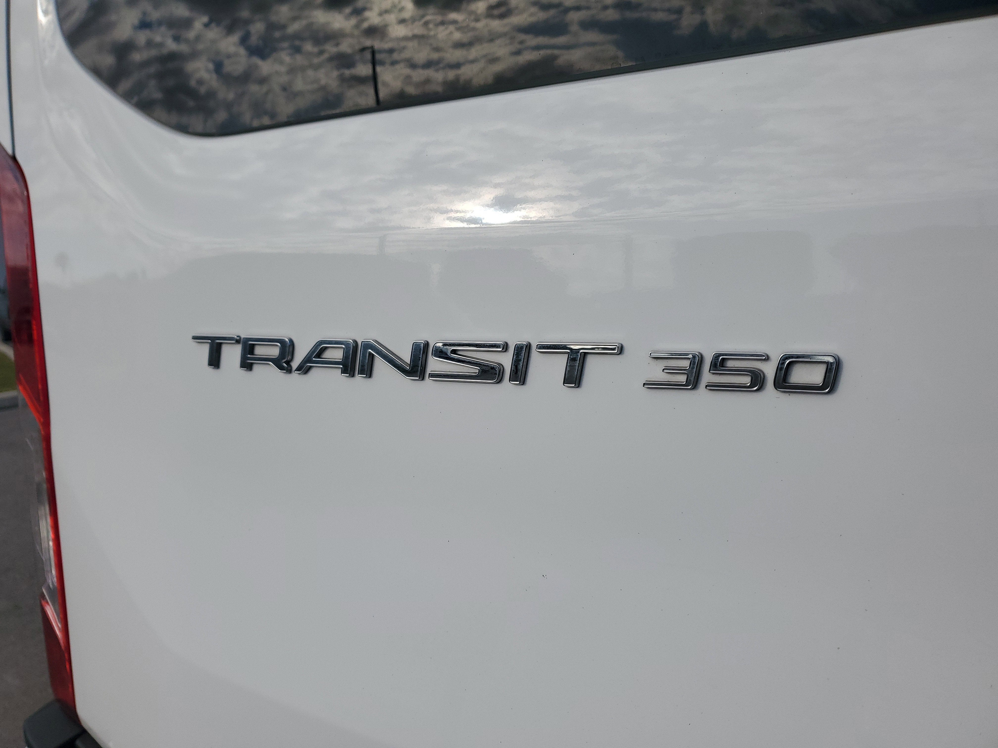 2024 Ford Transit Passenger Wagon XLT