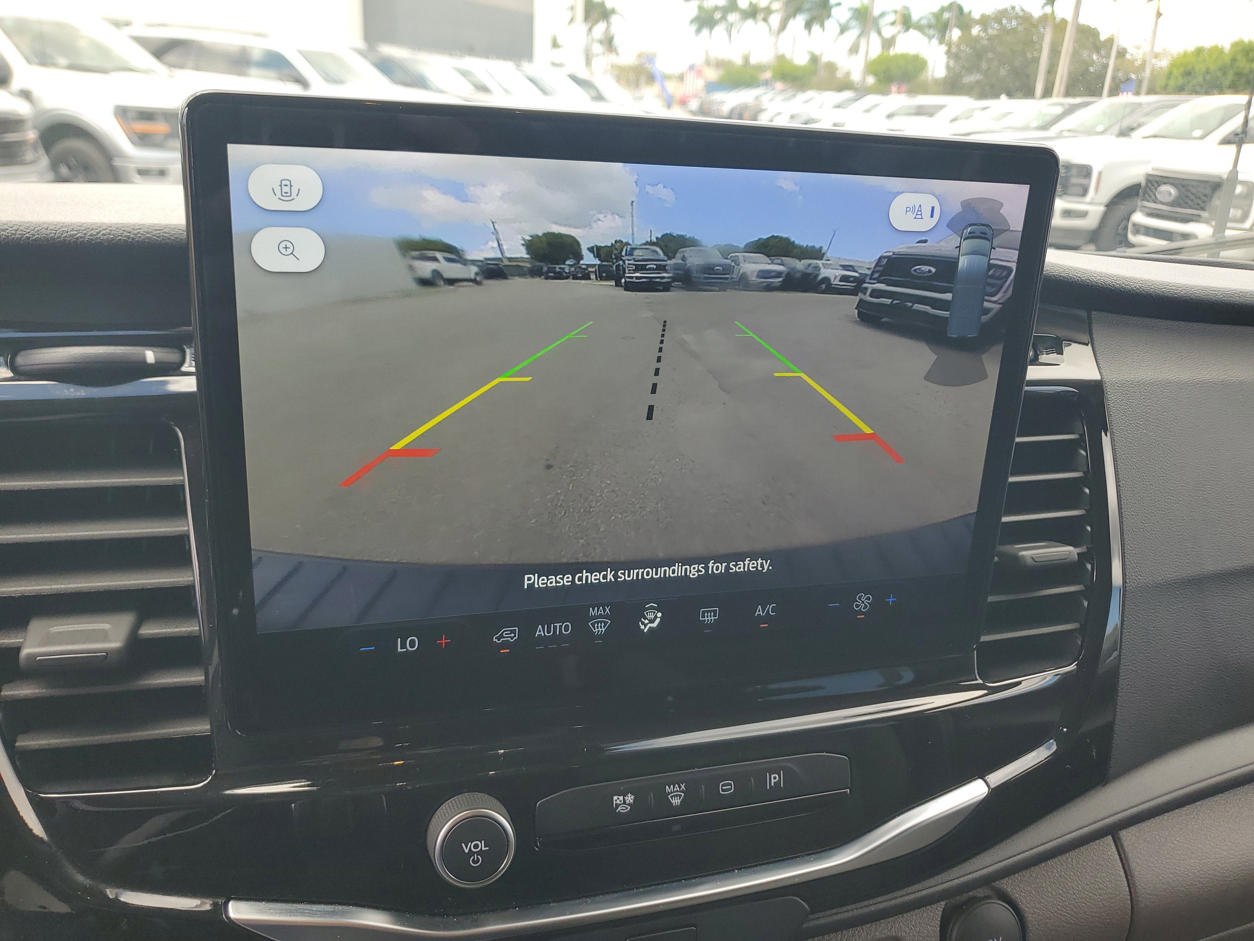 2024 Ford Transit Passenger Wagon XLT