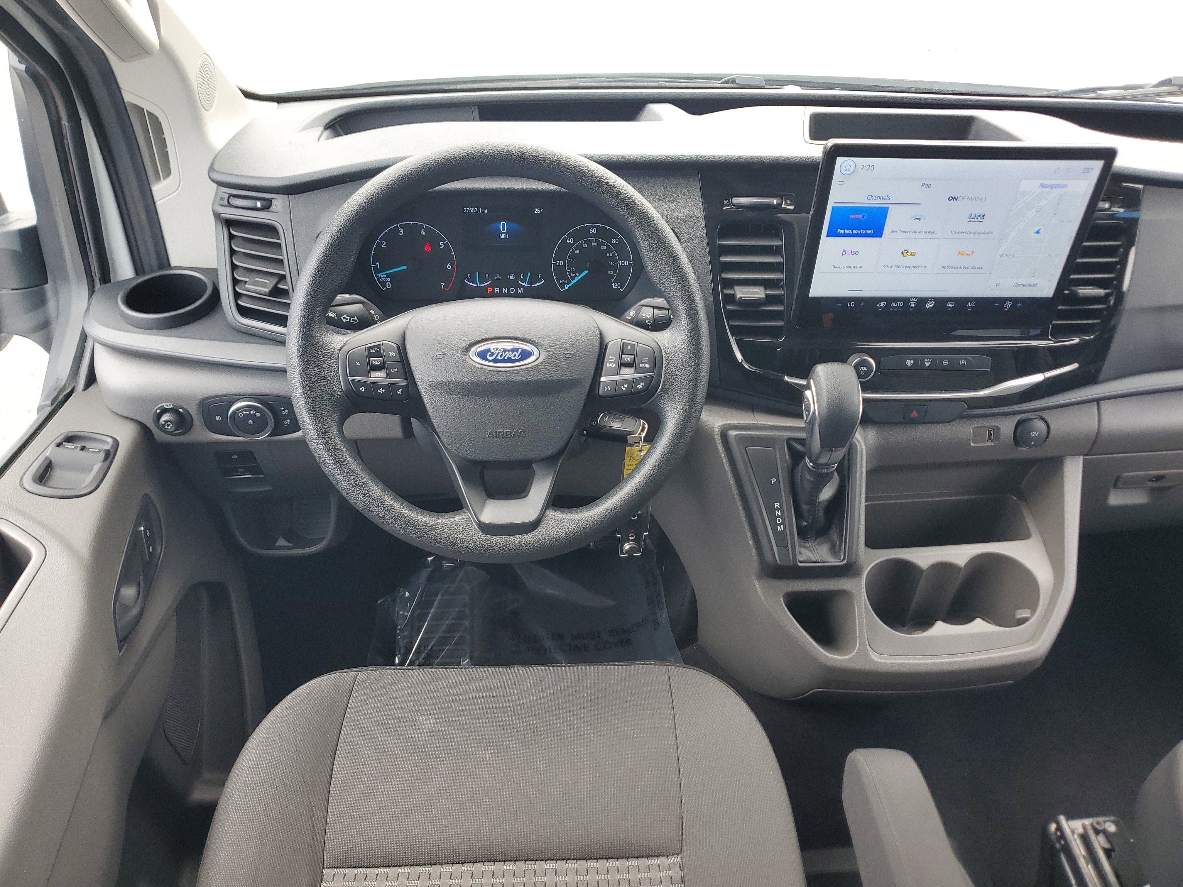 2024 Ford Transit Passenger Wagon XLT