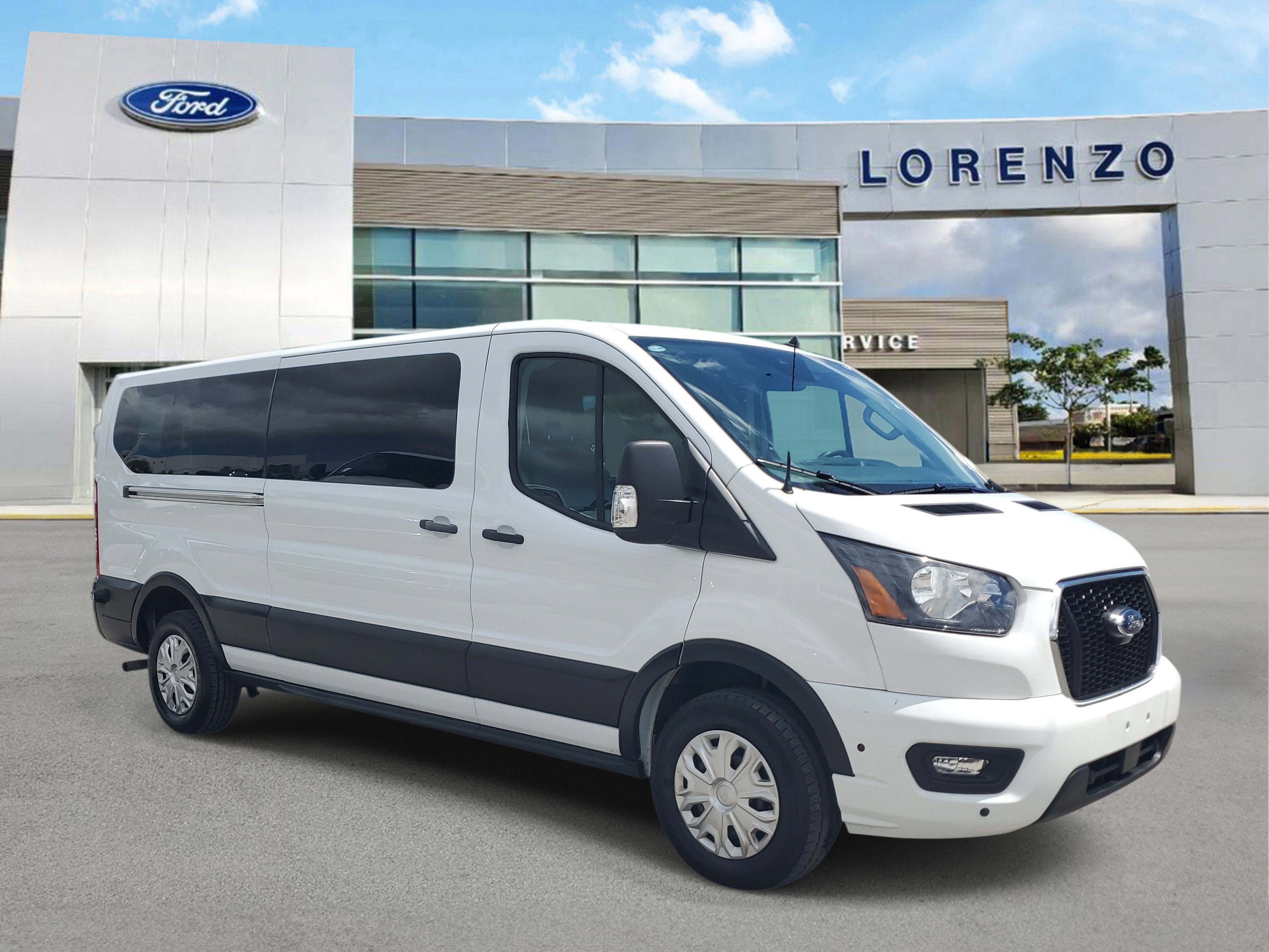 2024 Ford Transit Passenger Wagon XLT