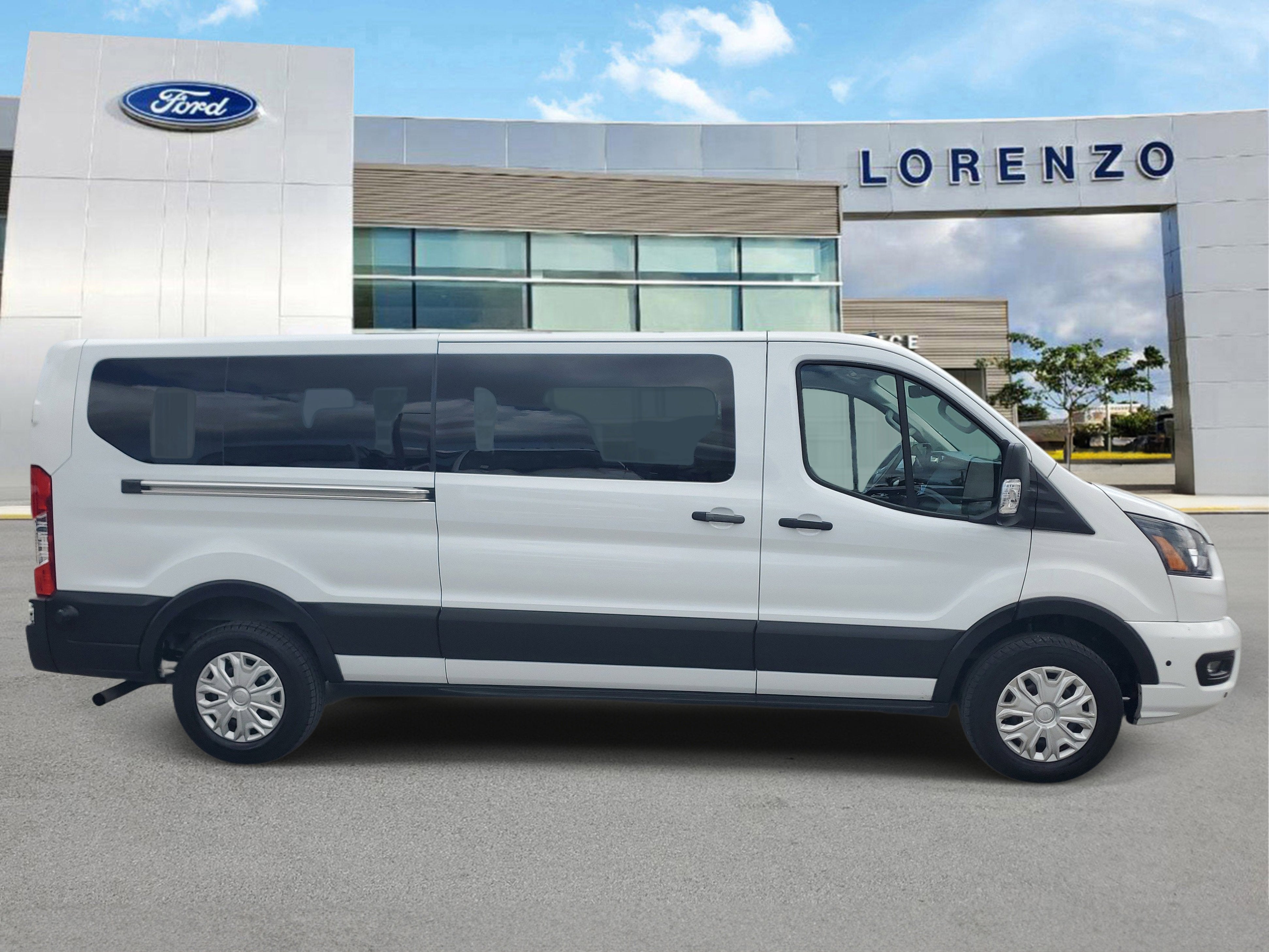 2024 Ford Transit Passenger Wagon XLT