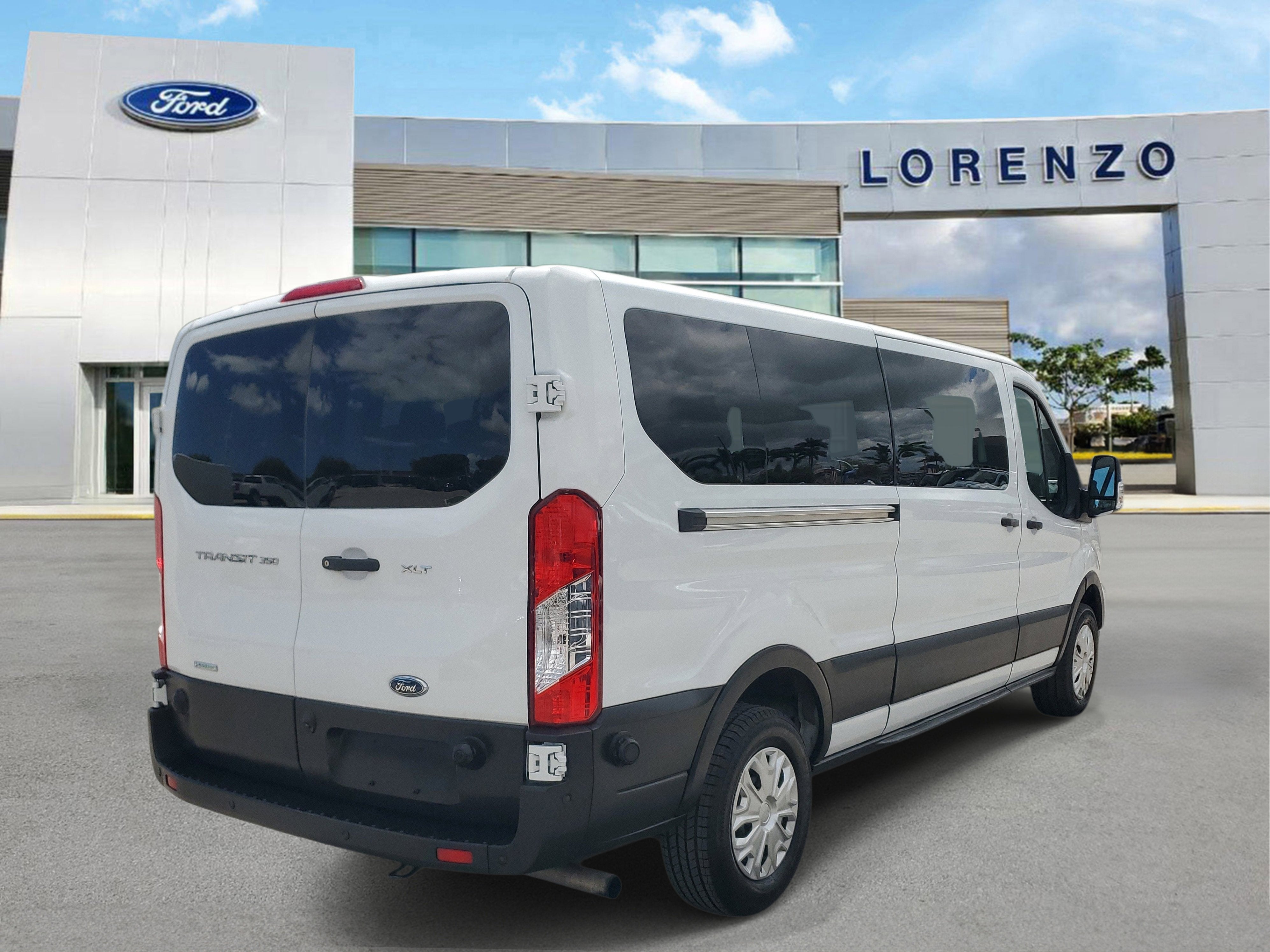 2024 Ford Transit Passenger Wagon XLT