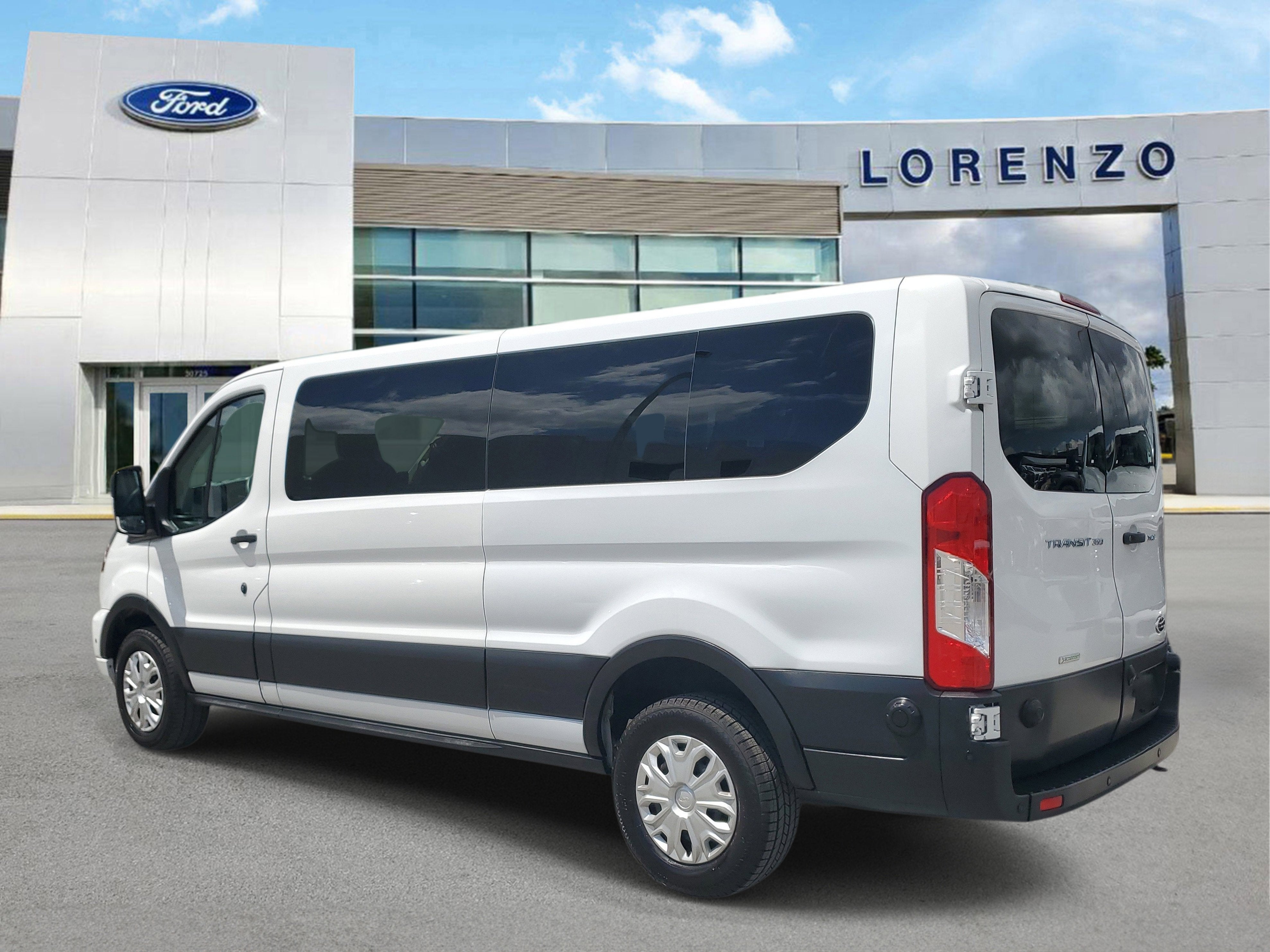 2024 Ford Transit Passenger Wagon XLT