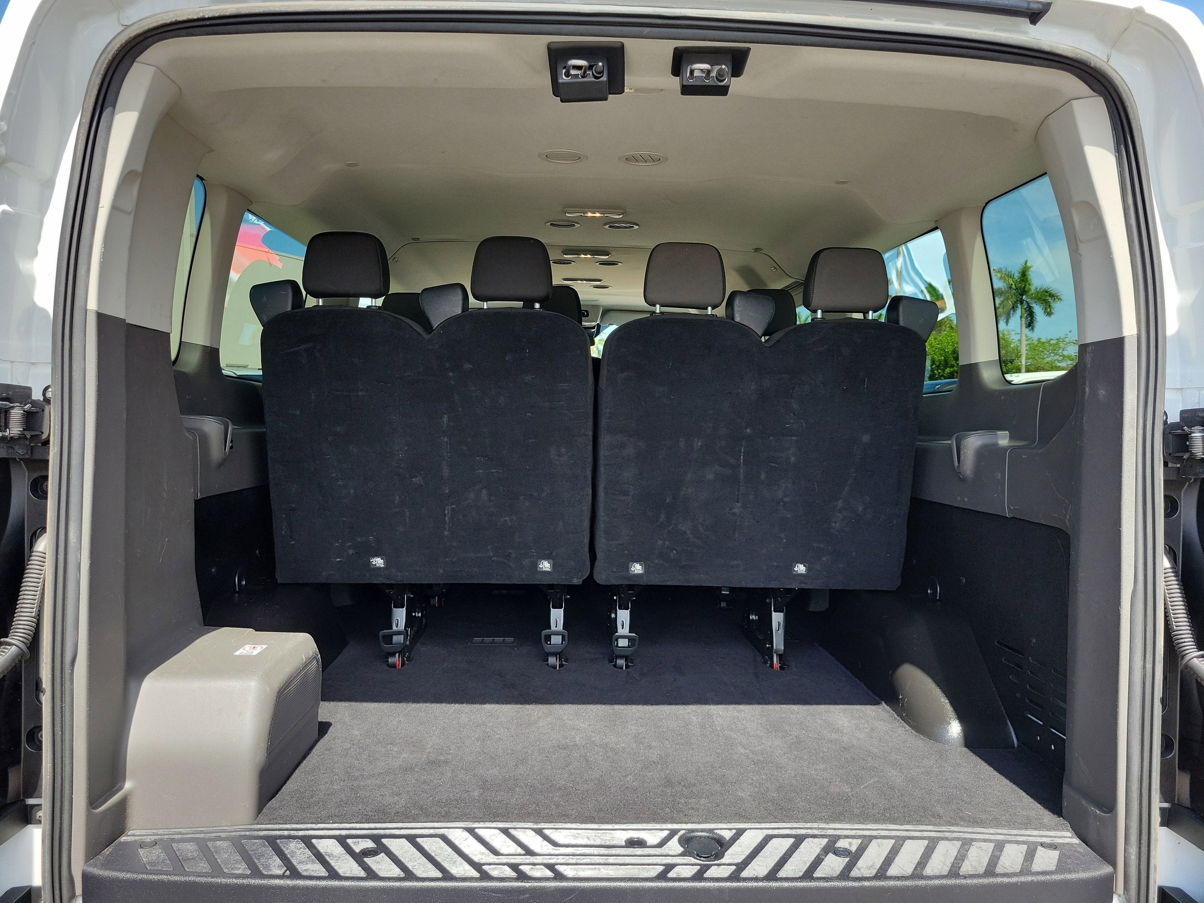 2024 Ford Transit Passenger Wagon XLT