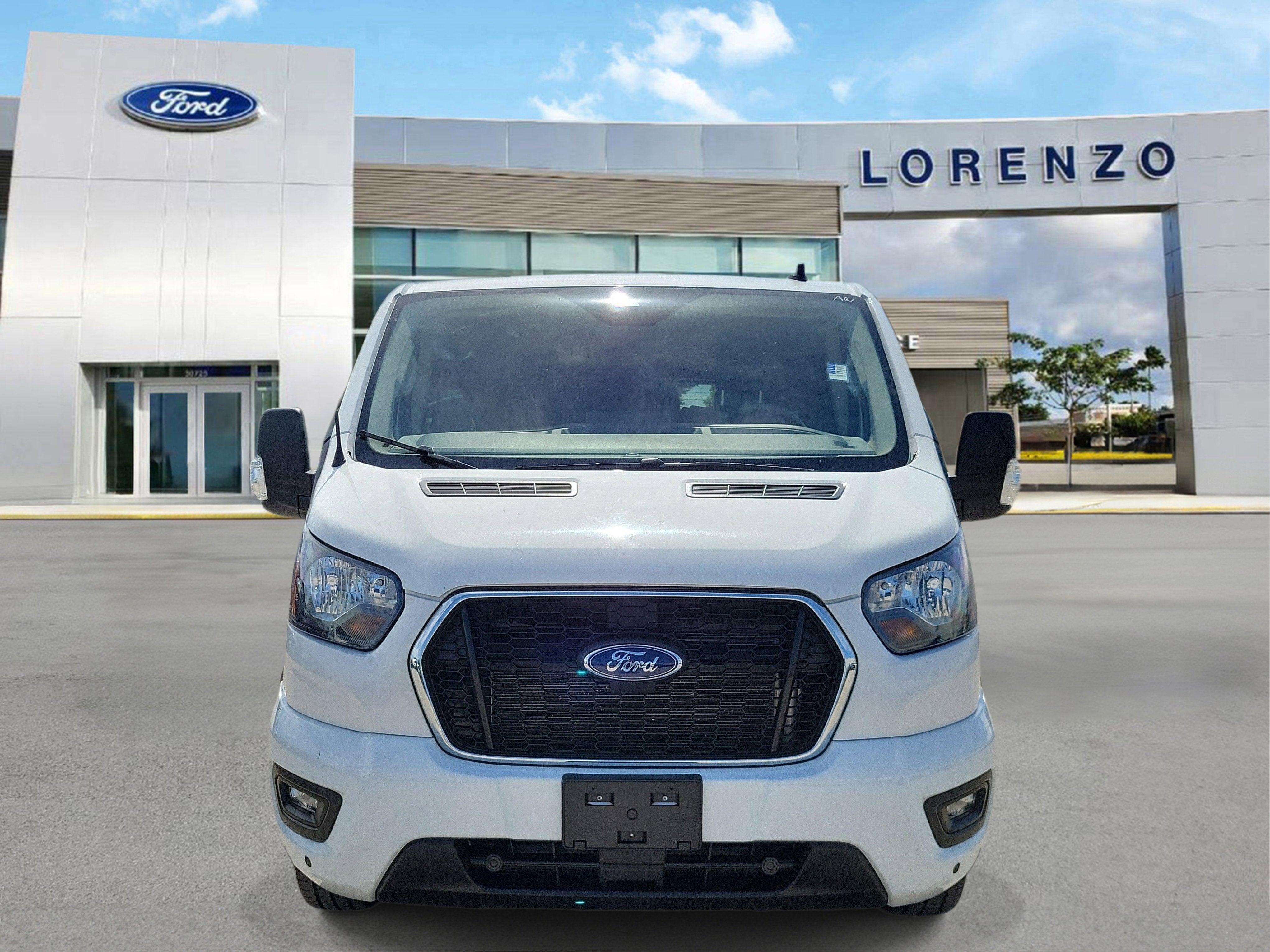 2024 Ford Transit Passenger Wagon XLT