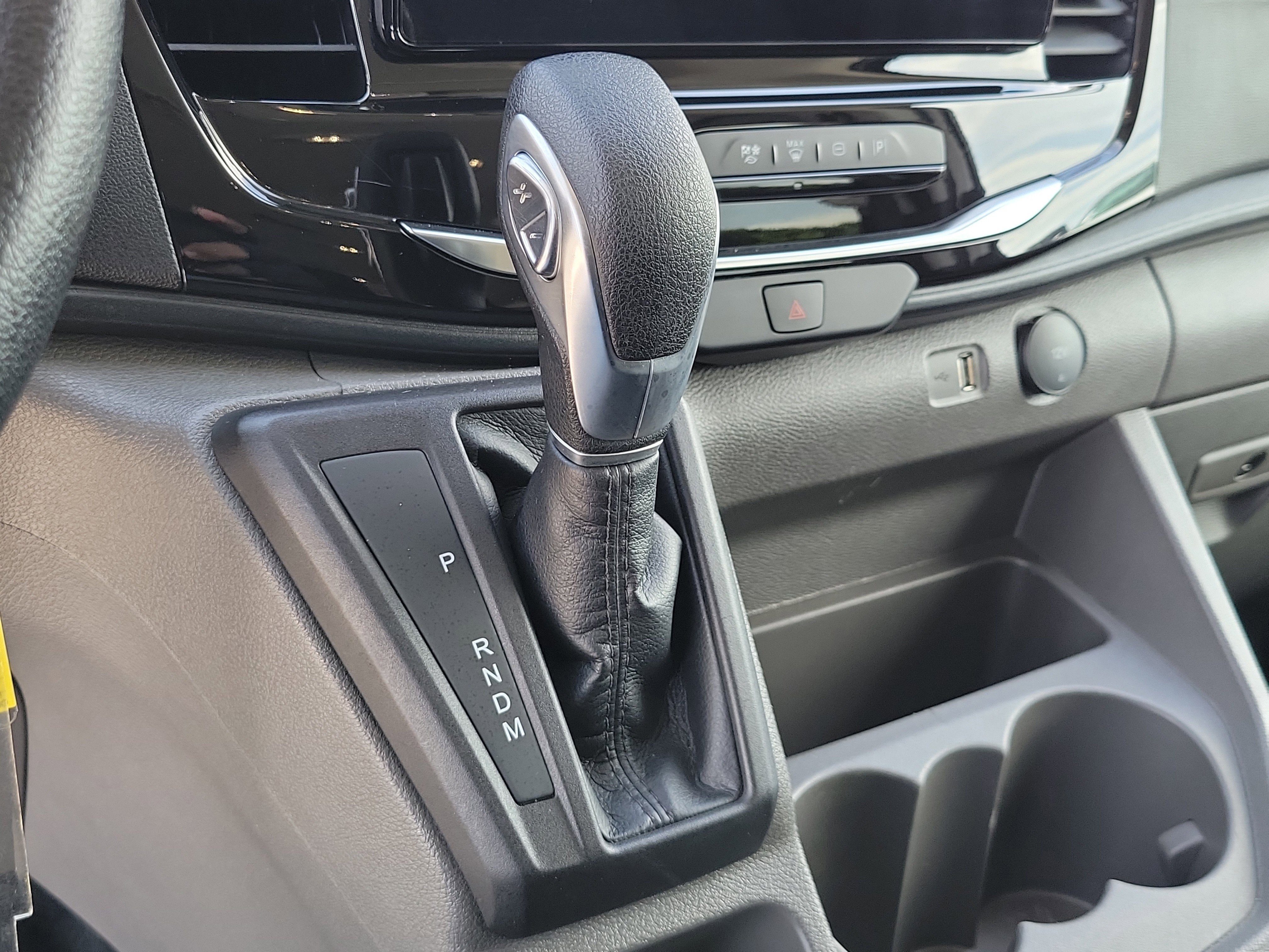 2024 Ford Transit Passenger Wagon XLT