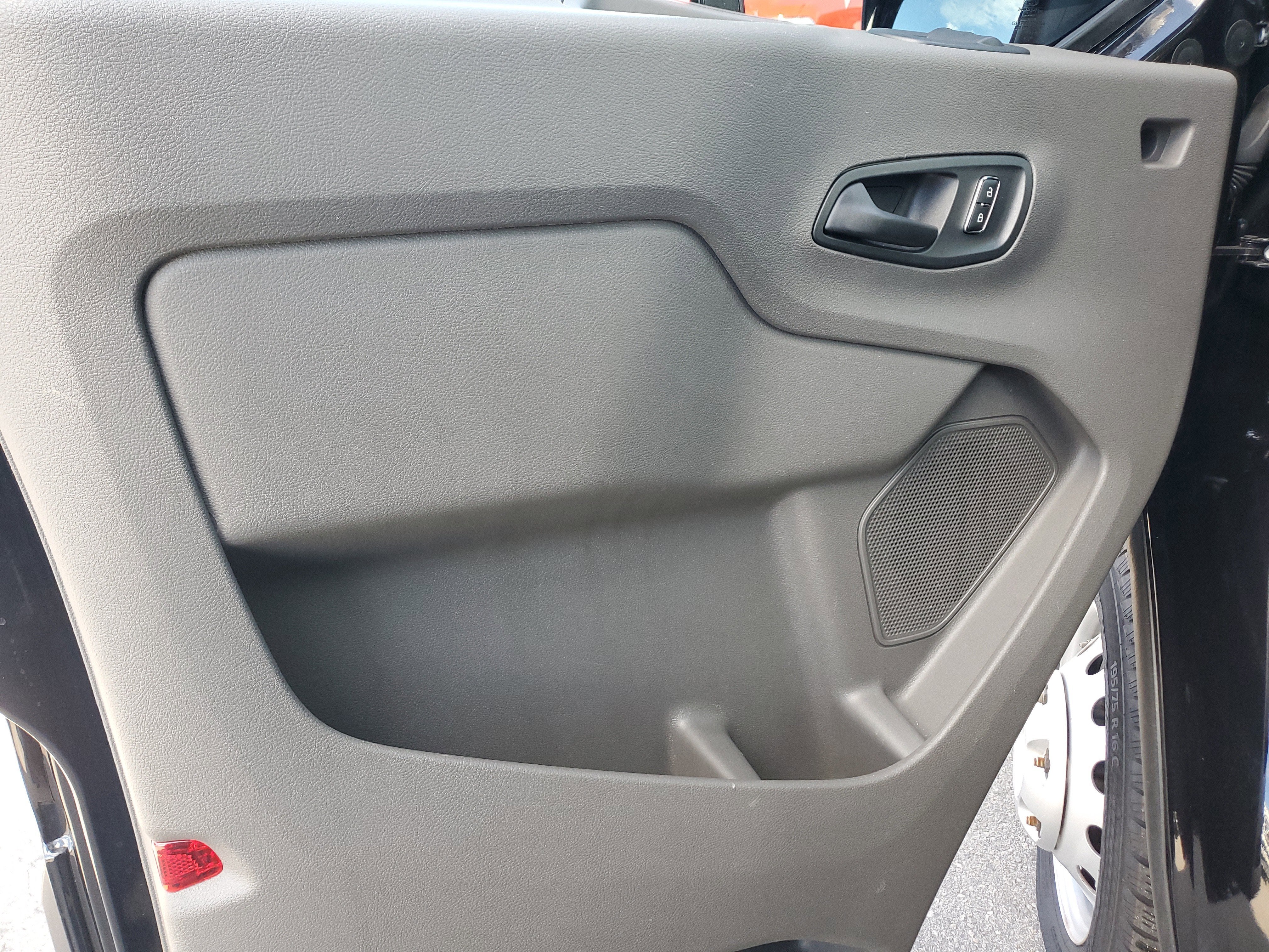 2024 Ford Transit Passenger Wagon XLT