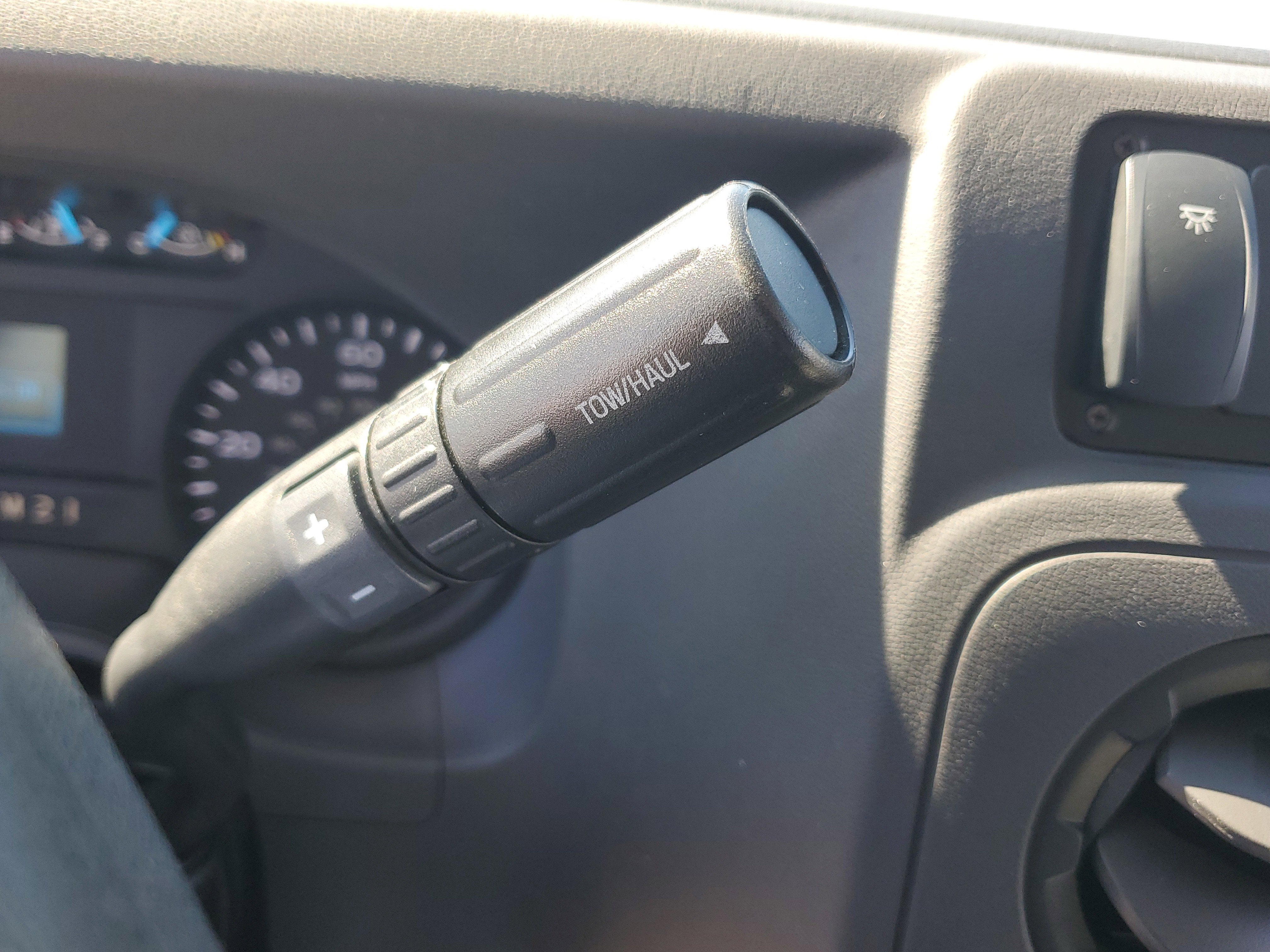 2022 Ford E-Series Cutaway Base