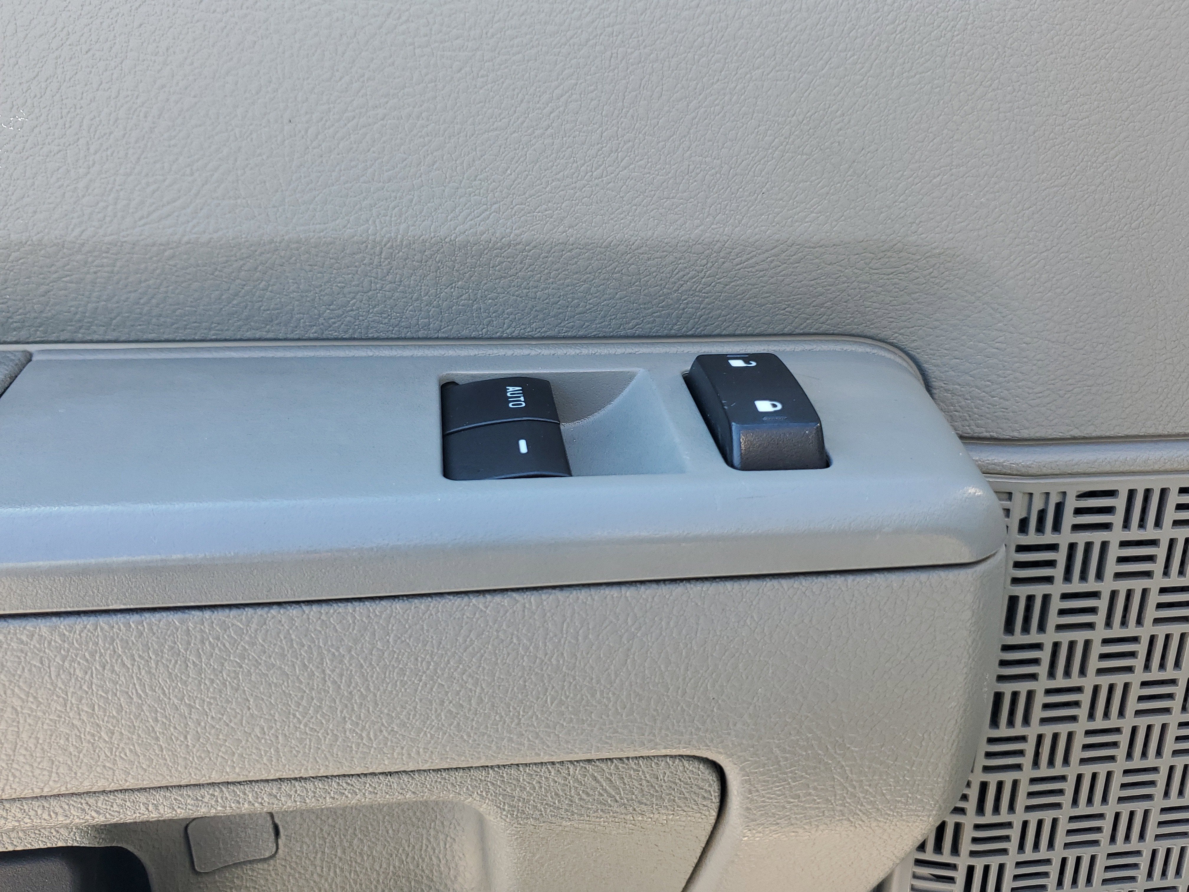 2022 Ford E-Series Cutaway Base