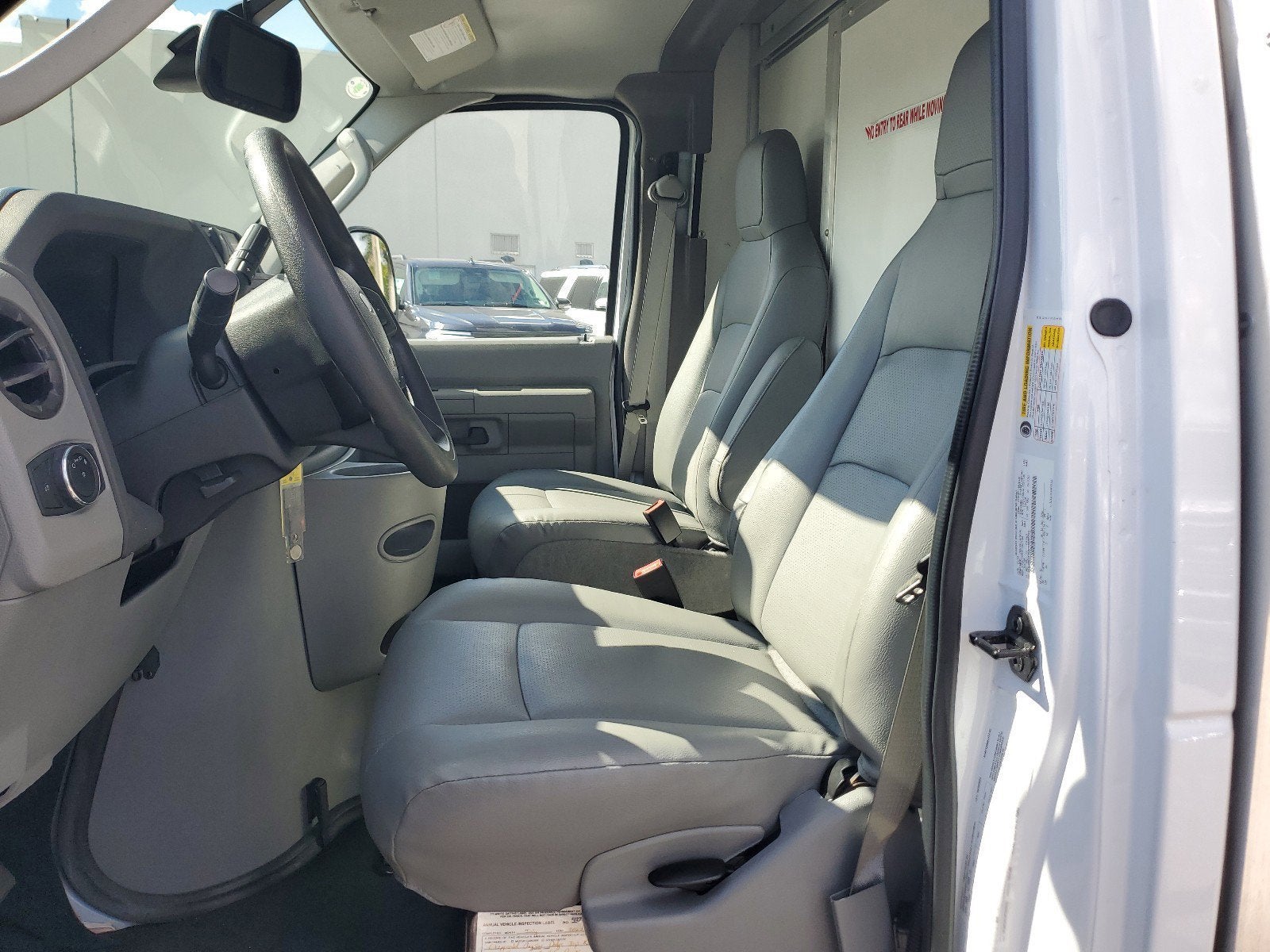 2023 Ford E-Series Cutaway Base