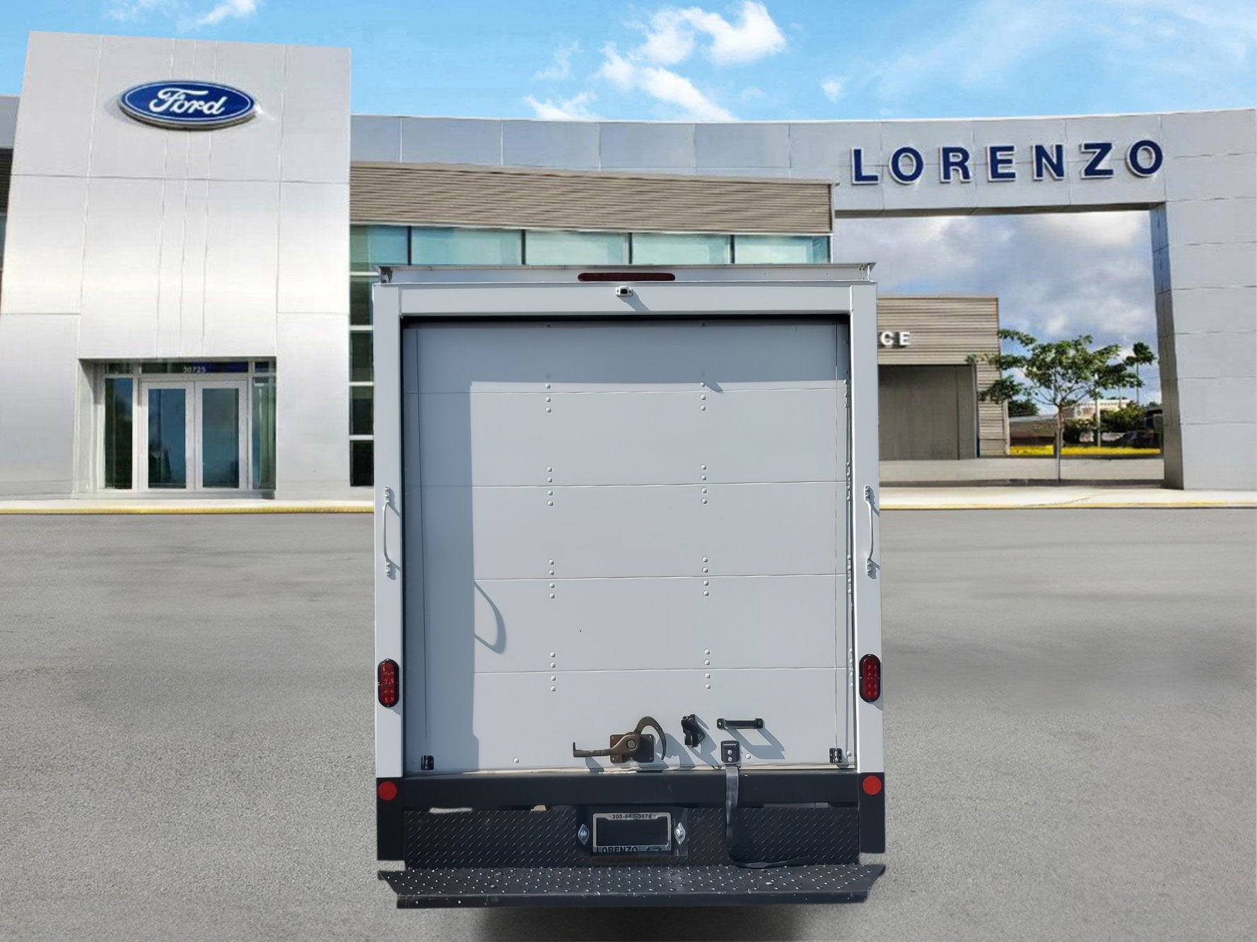 2023 Ford E-Series Cutaway Base