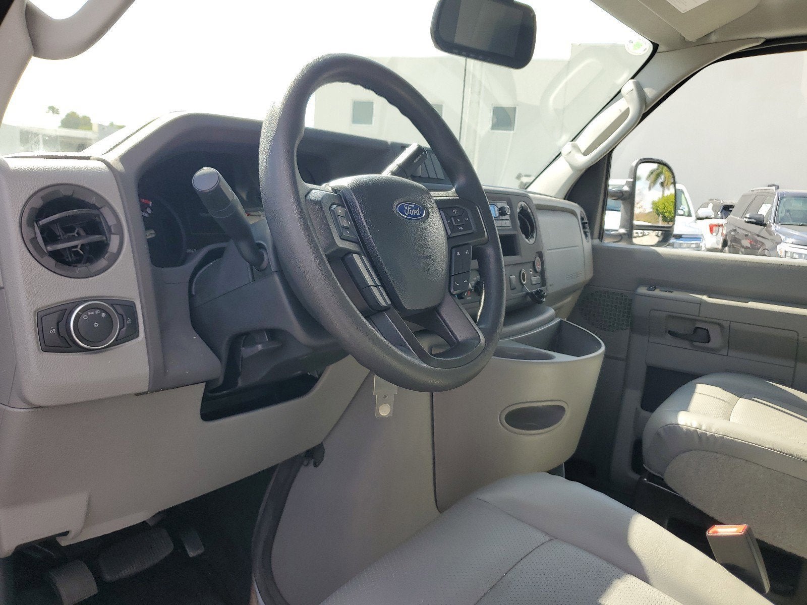 2023 Ford E-Series Cutaway Base