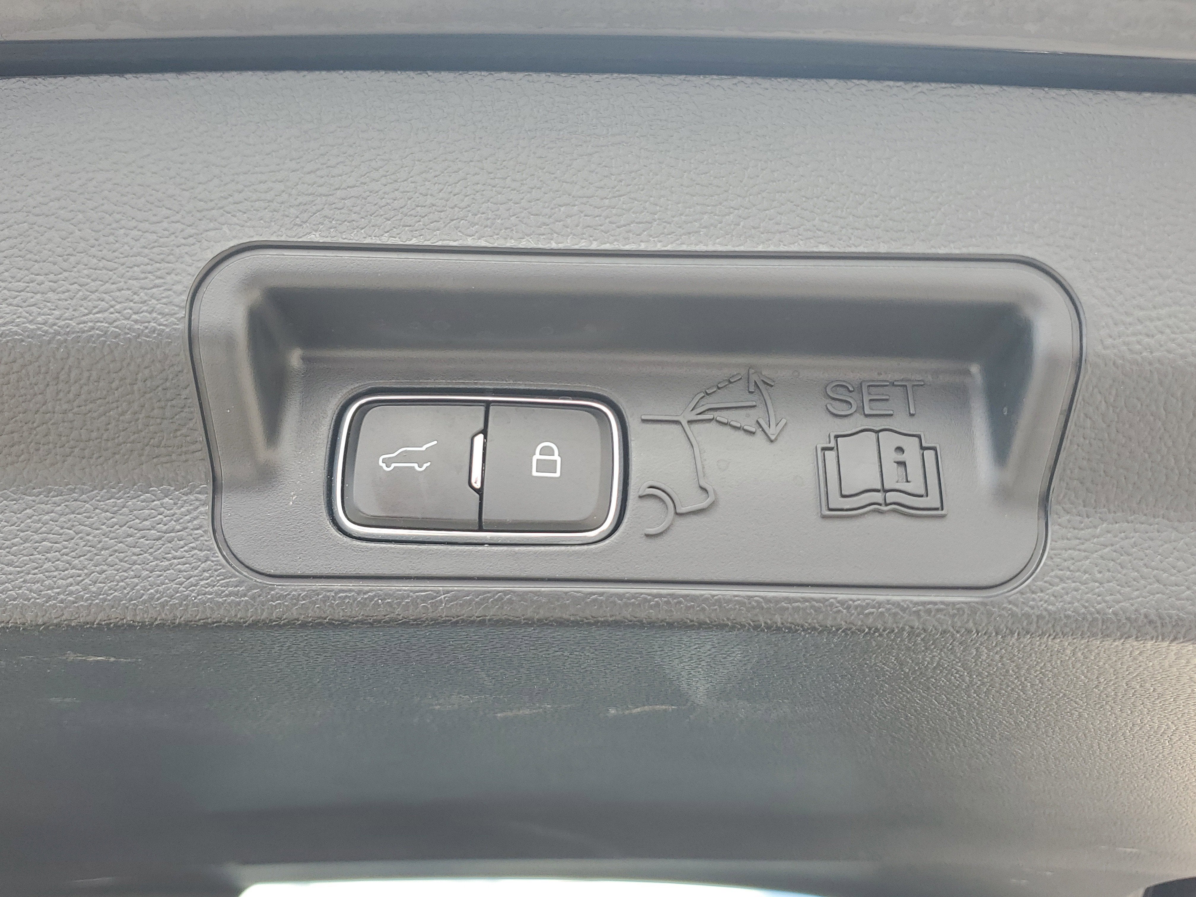 2023 Ford Explorer ST 4WD