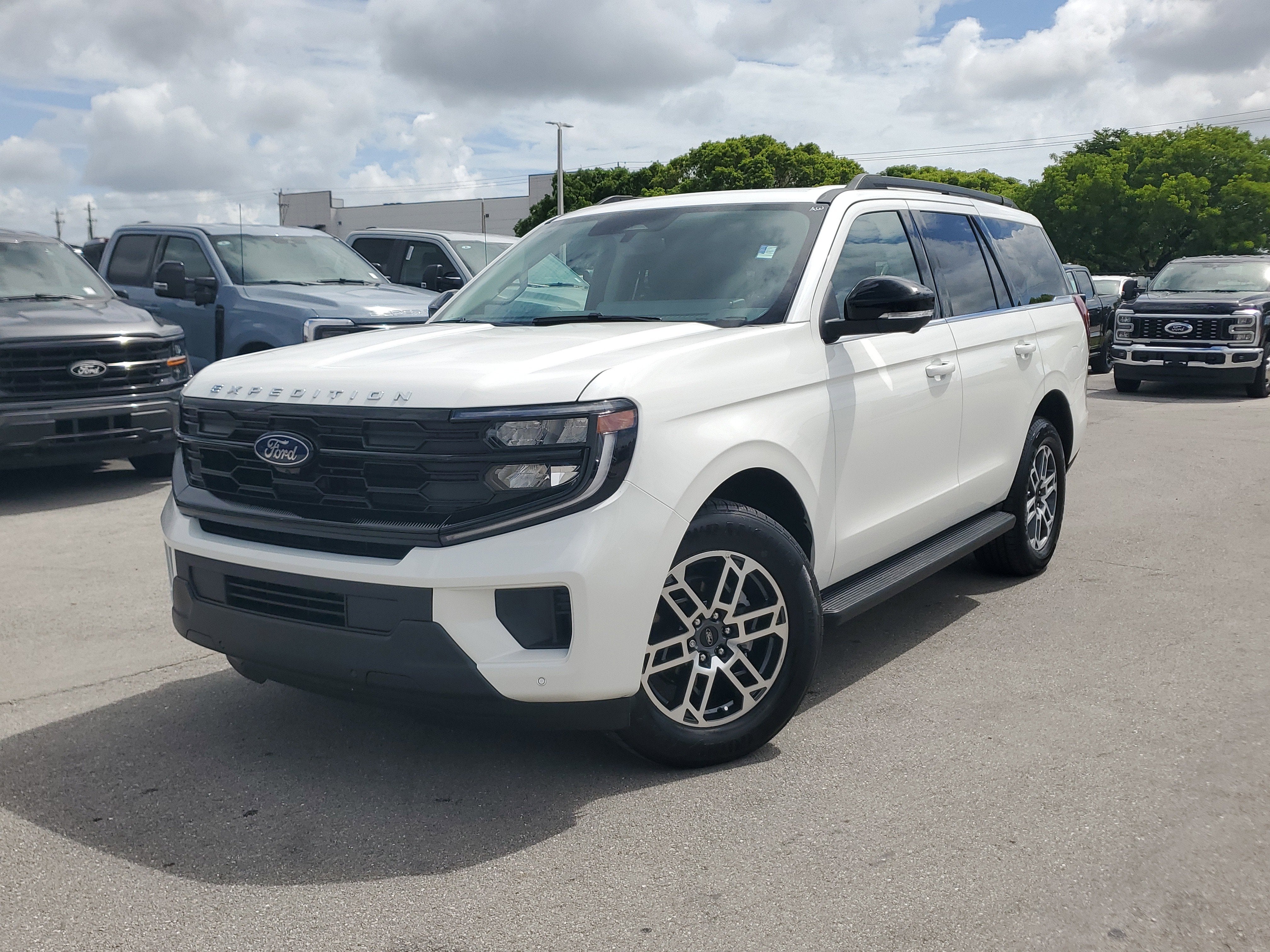 2025 Ford Expedition Active