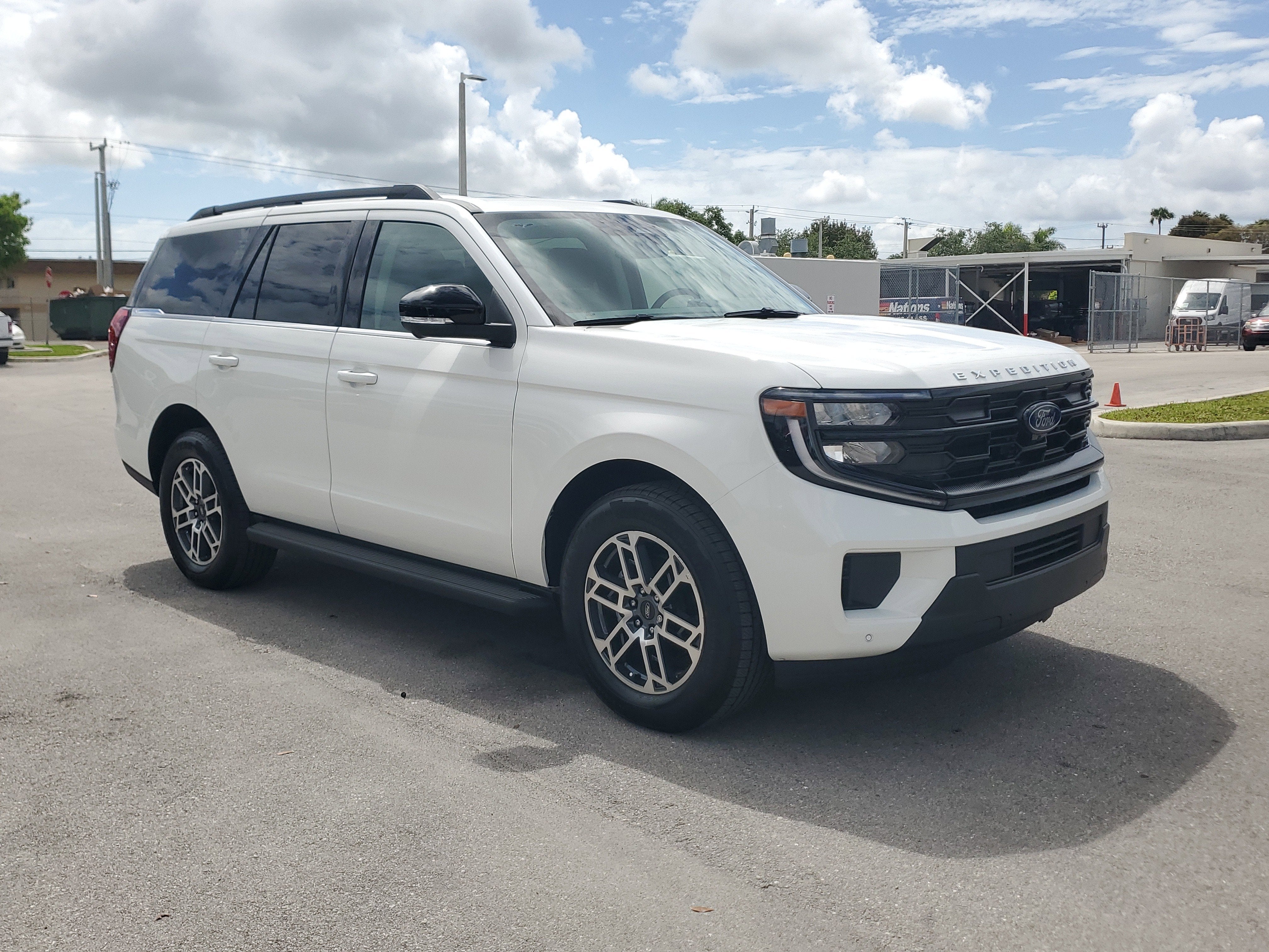 2025 Ford Expedition Active