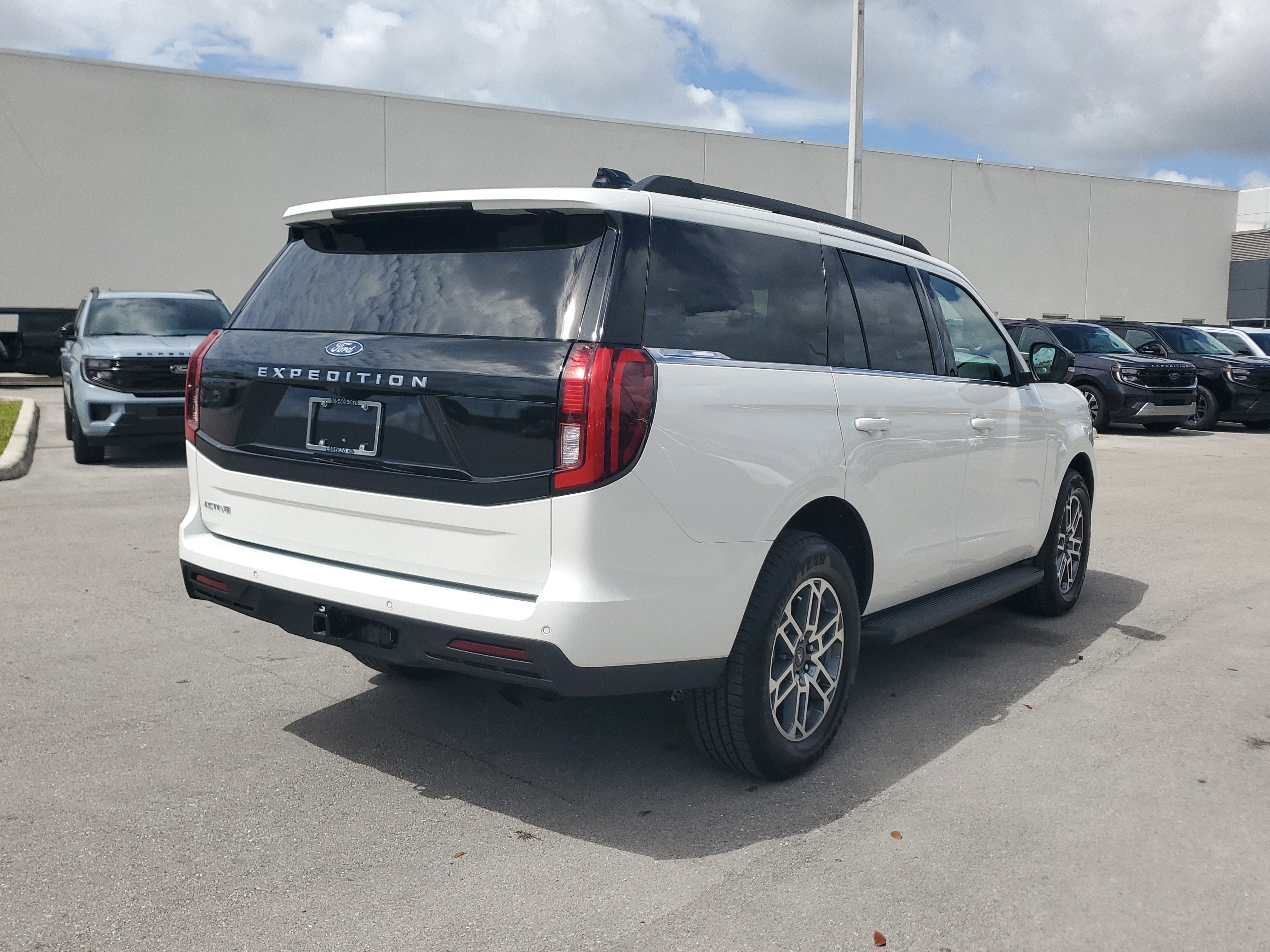 2025 Ford Expedition Active