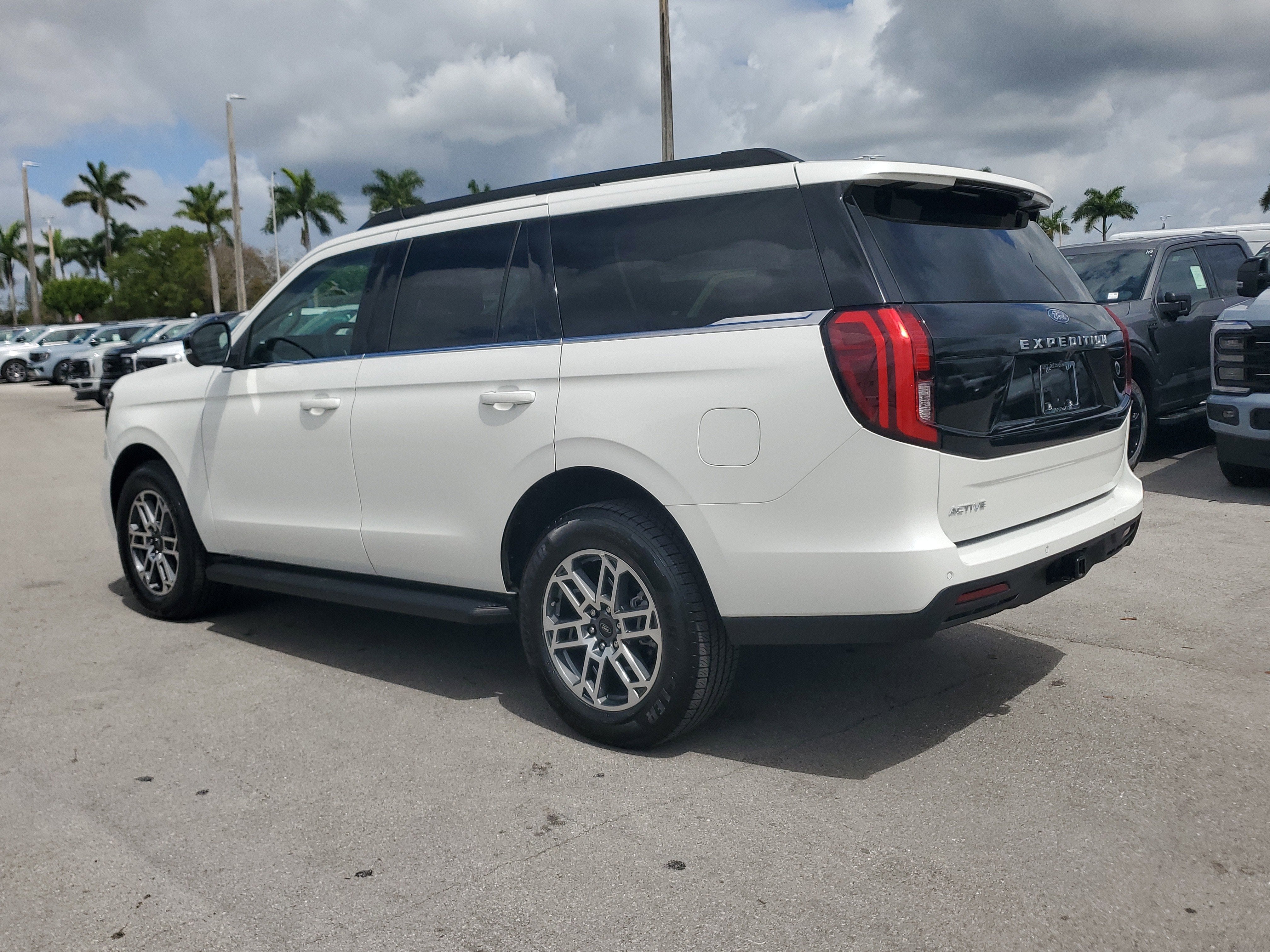 2025 Ford Expedition Active