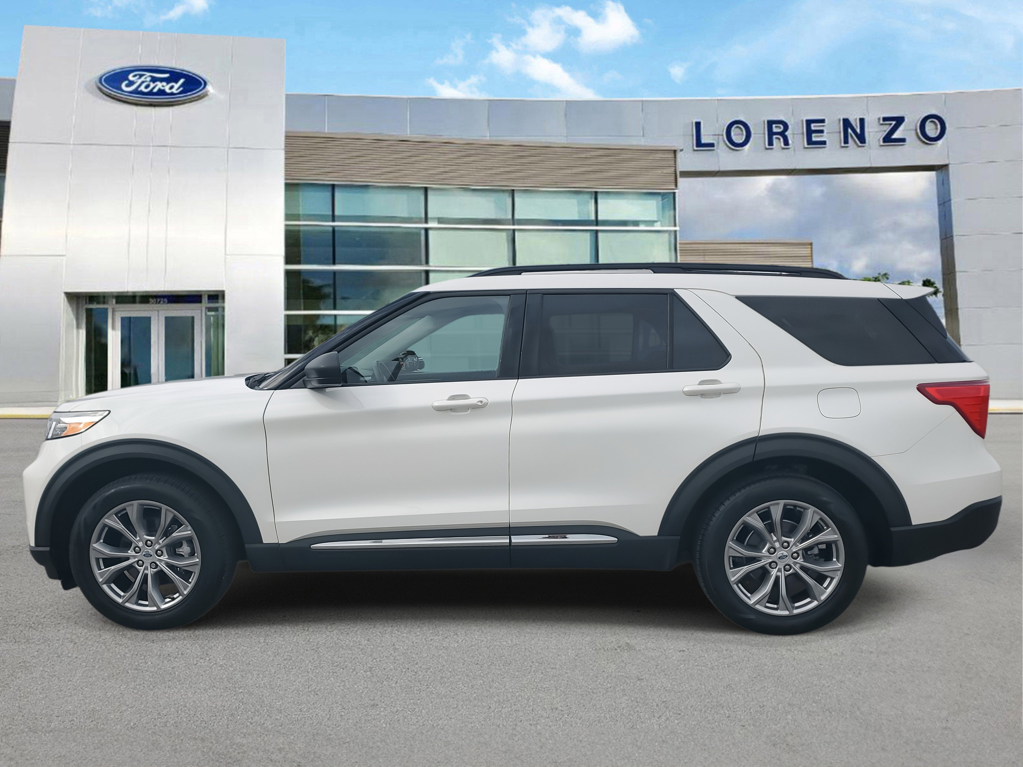 2023 Ford Explorer XLT