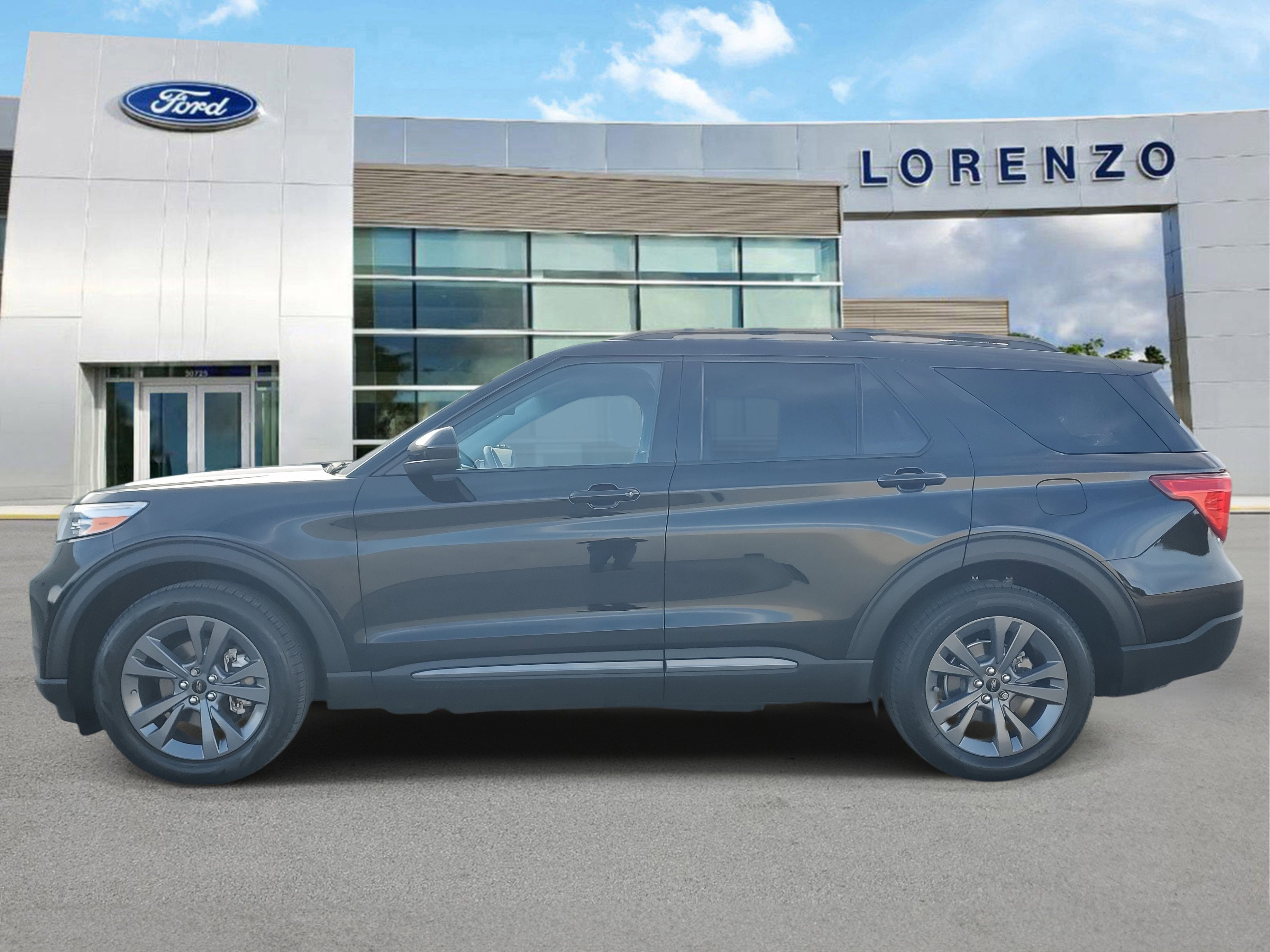 2023 Ford Explorer XLT