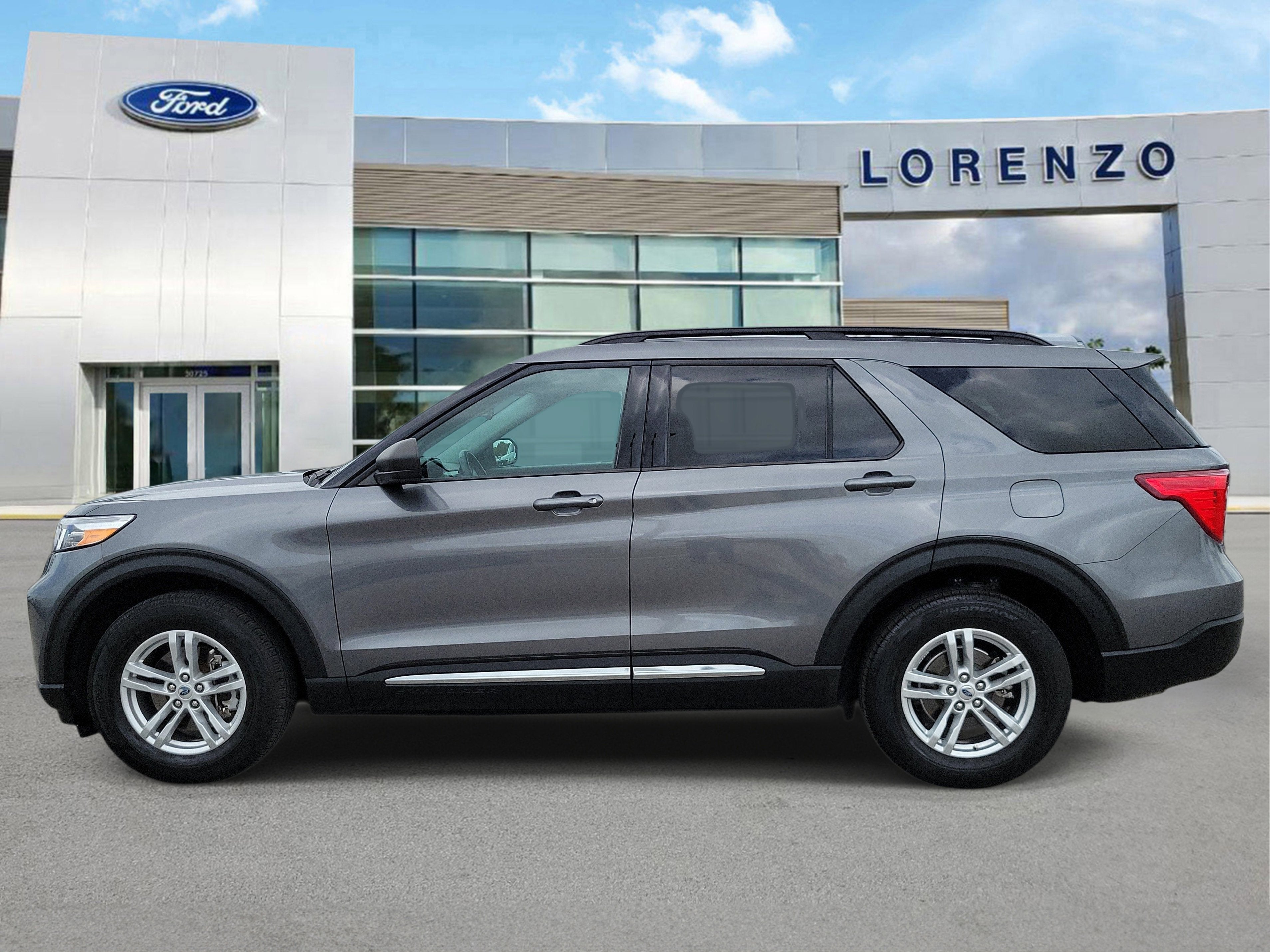 2024 Ford Explorer XLT