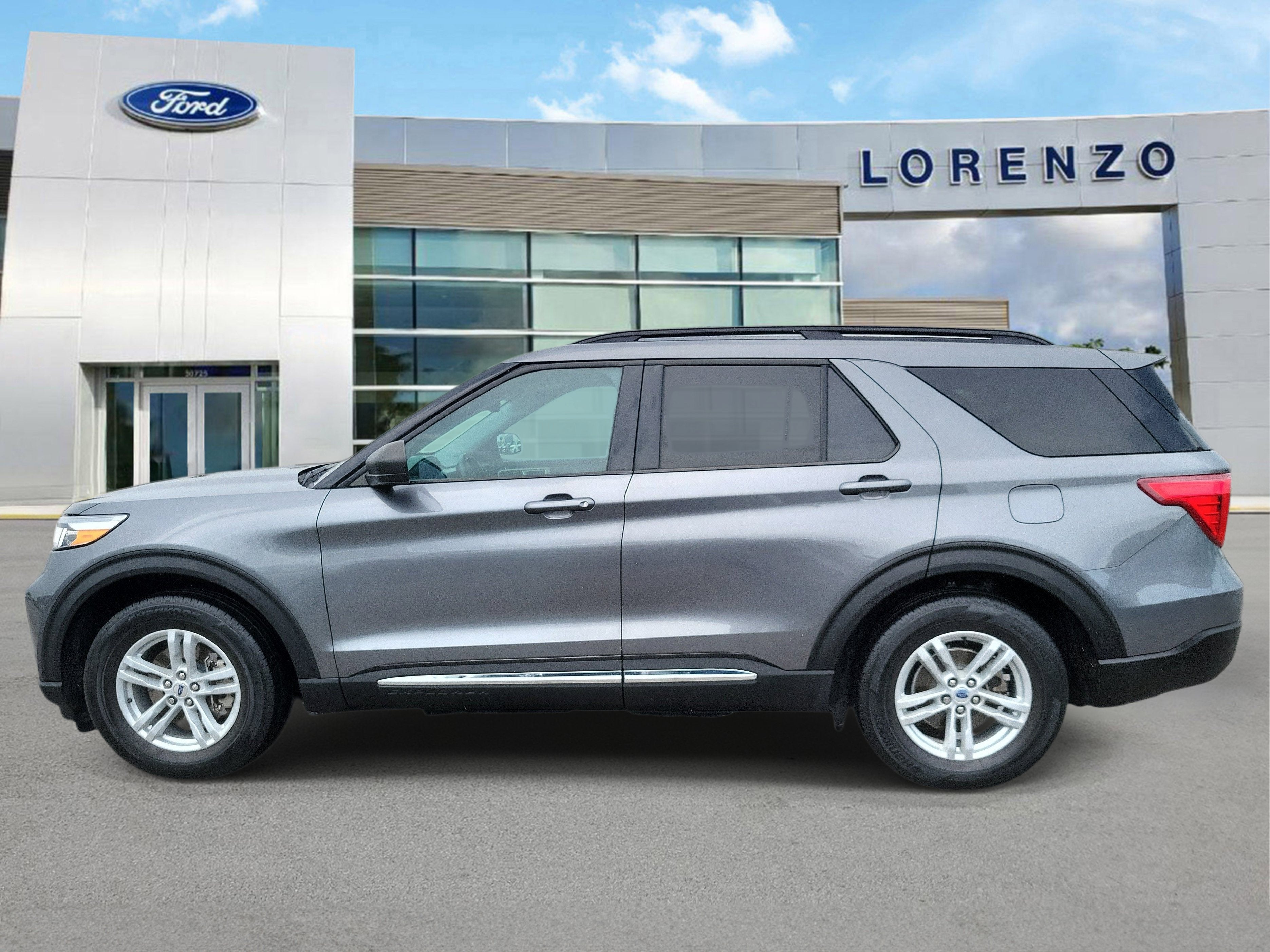 2024 Ford Explorer XLT