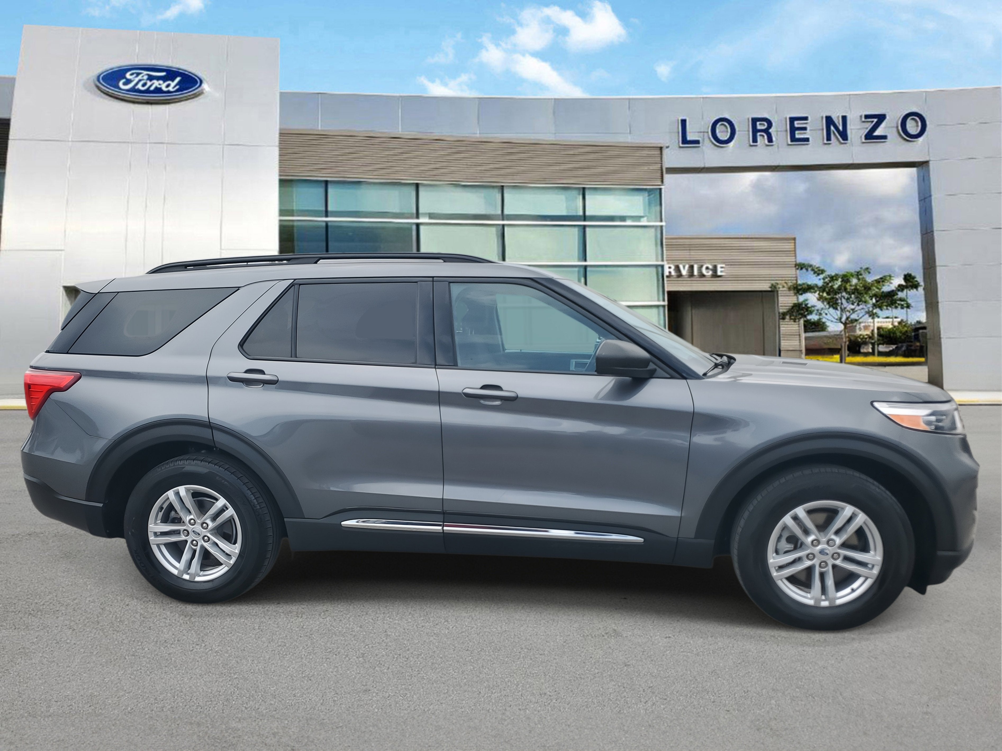 2023 Ford Explorer XLT