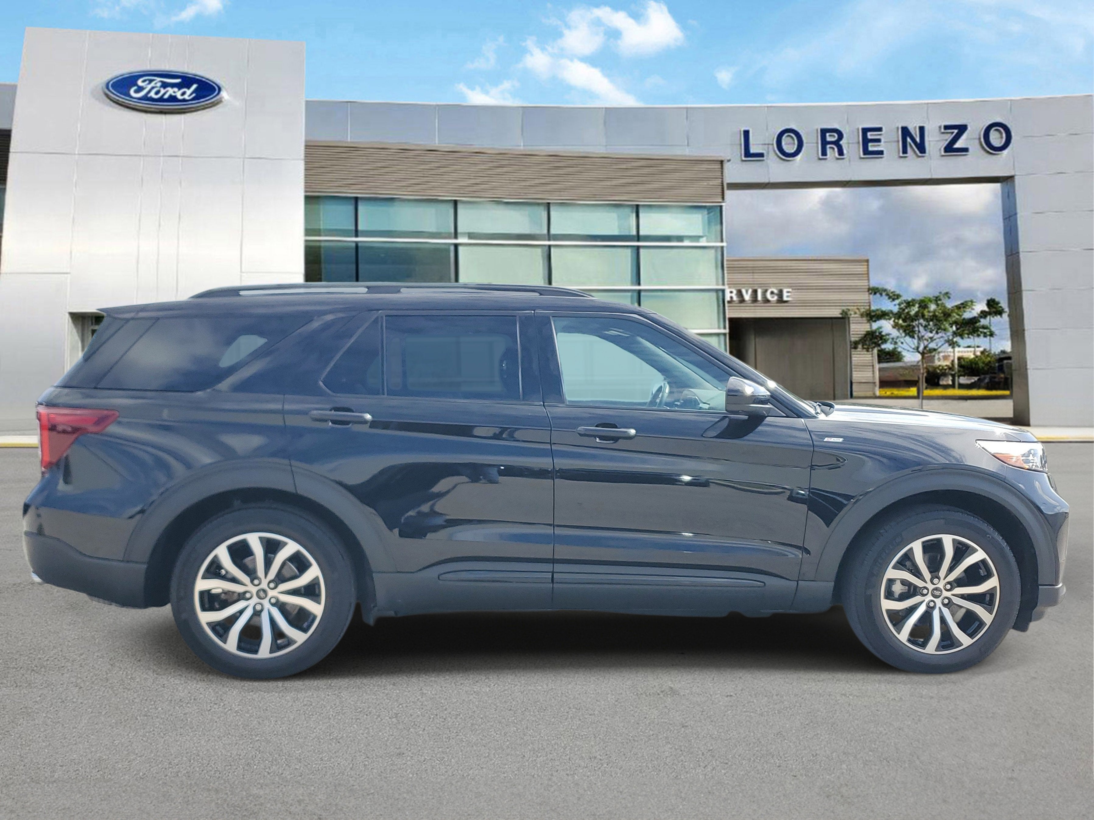 2023 Ford Explorer ST-Line