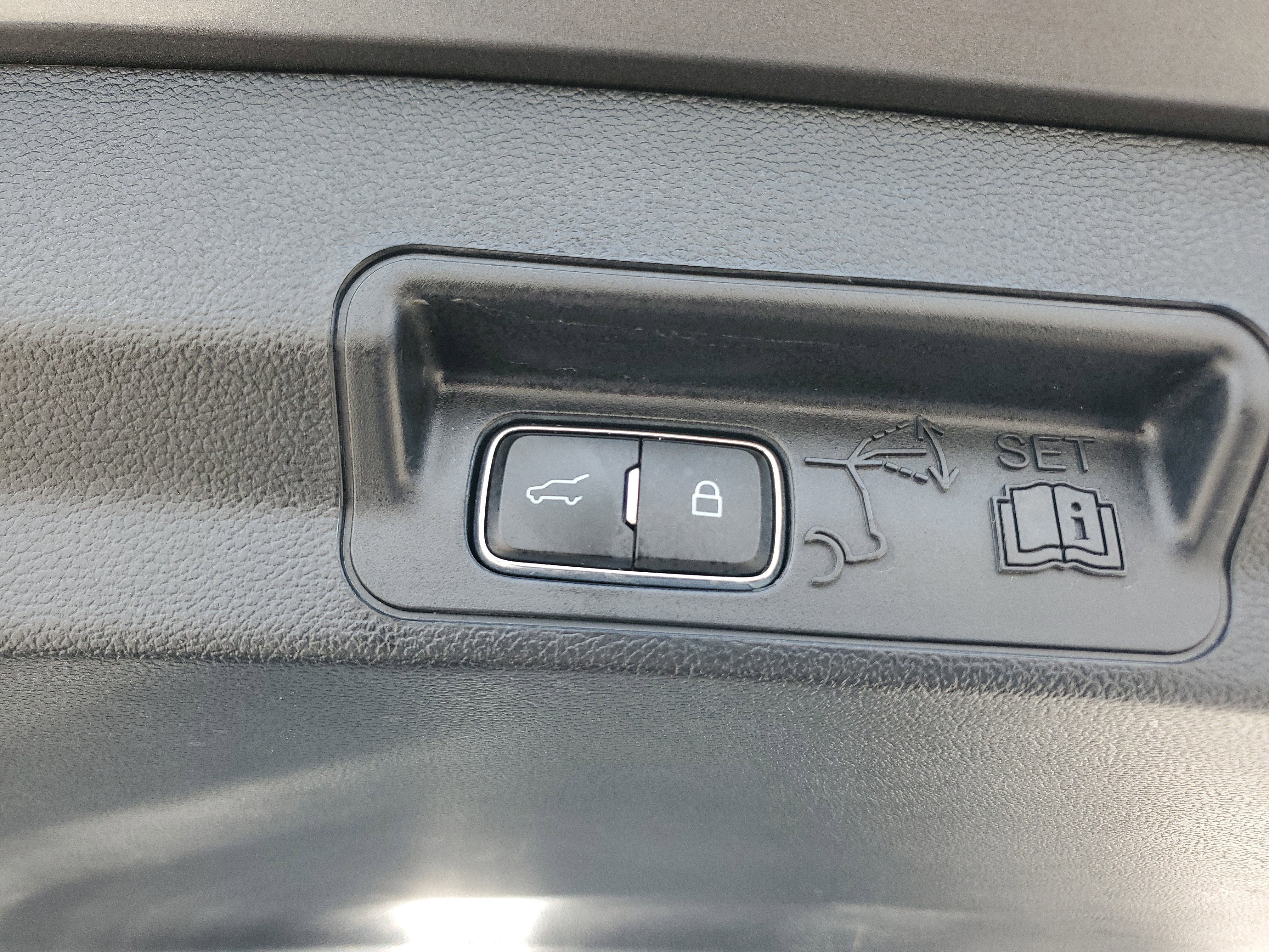 2023 Ford Explorer XLT 4WD