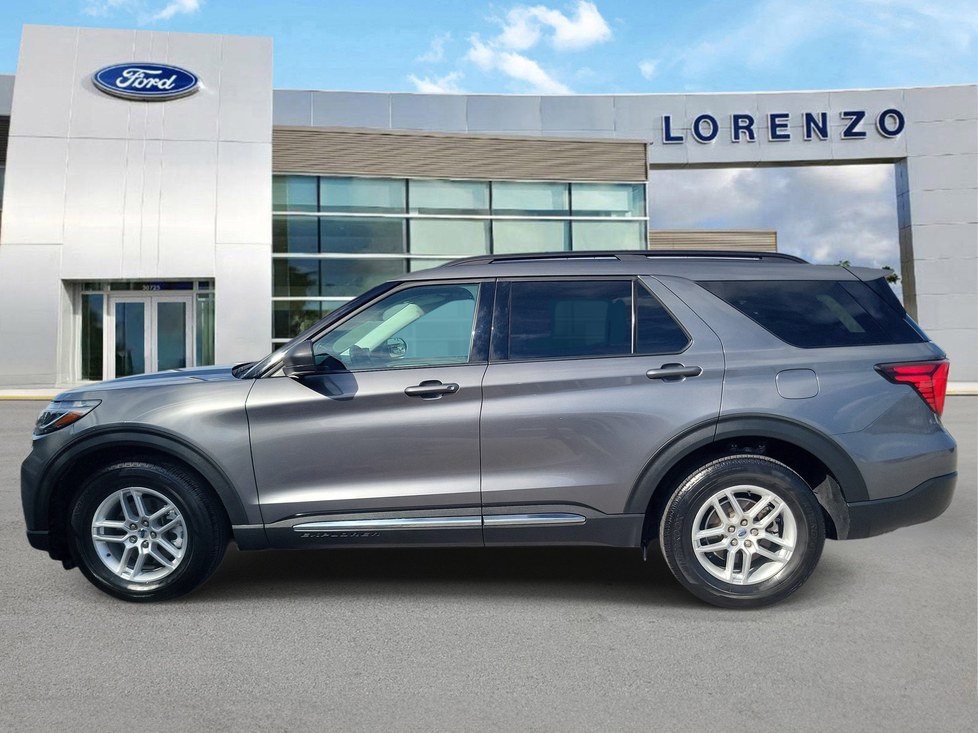 2025 Ford Explorer Active