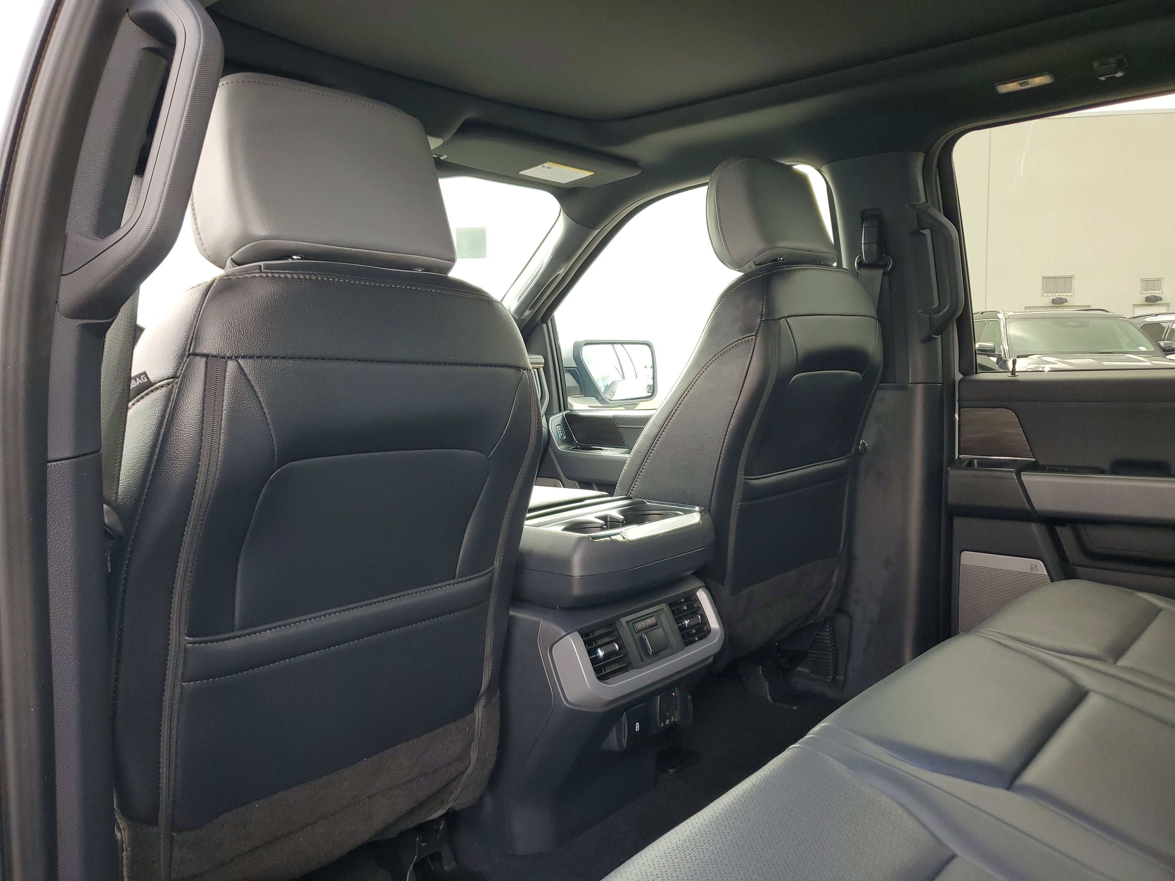 2024 Ford F-150 Lightning LARIAT 4WD