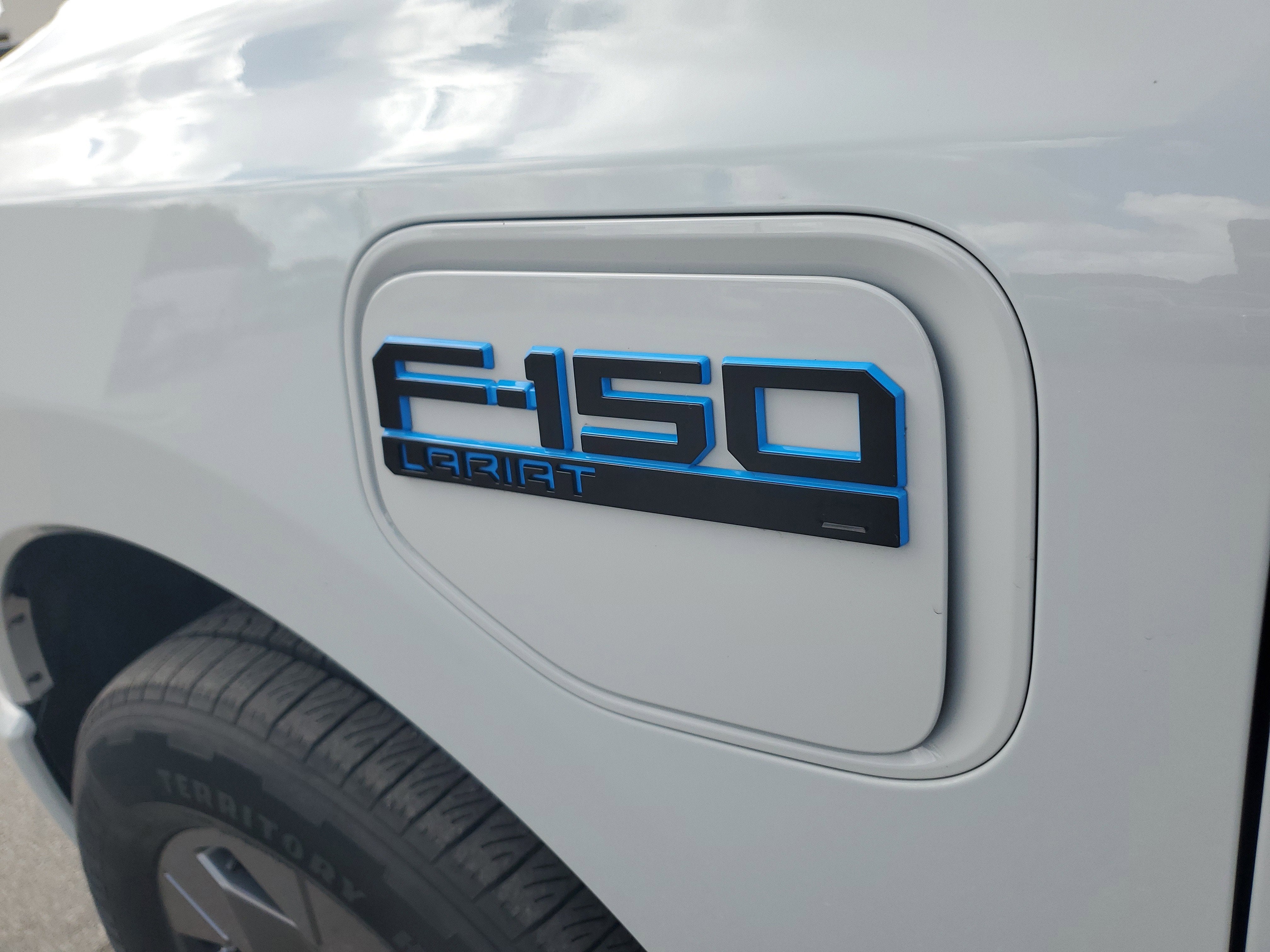 2024 Ford F-150 Lightning LARIAT 4WD