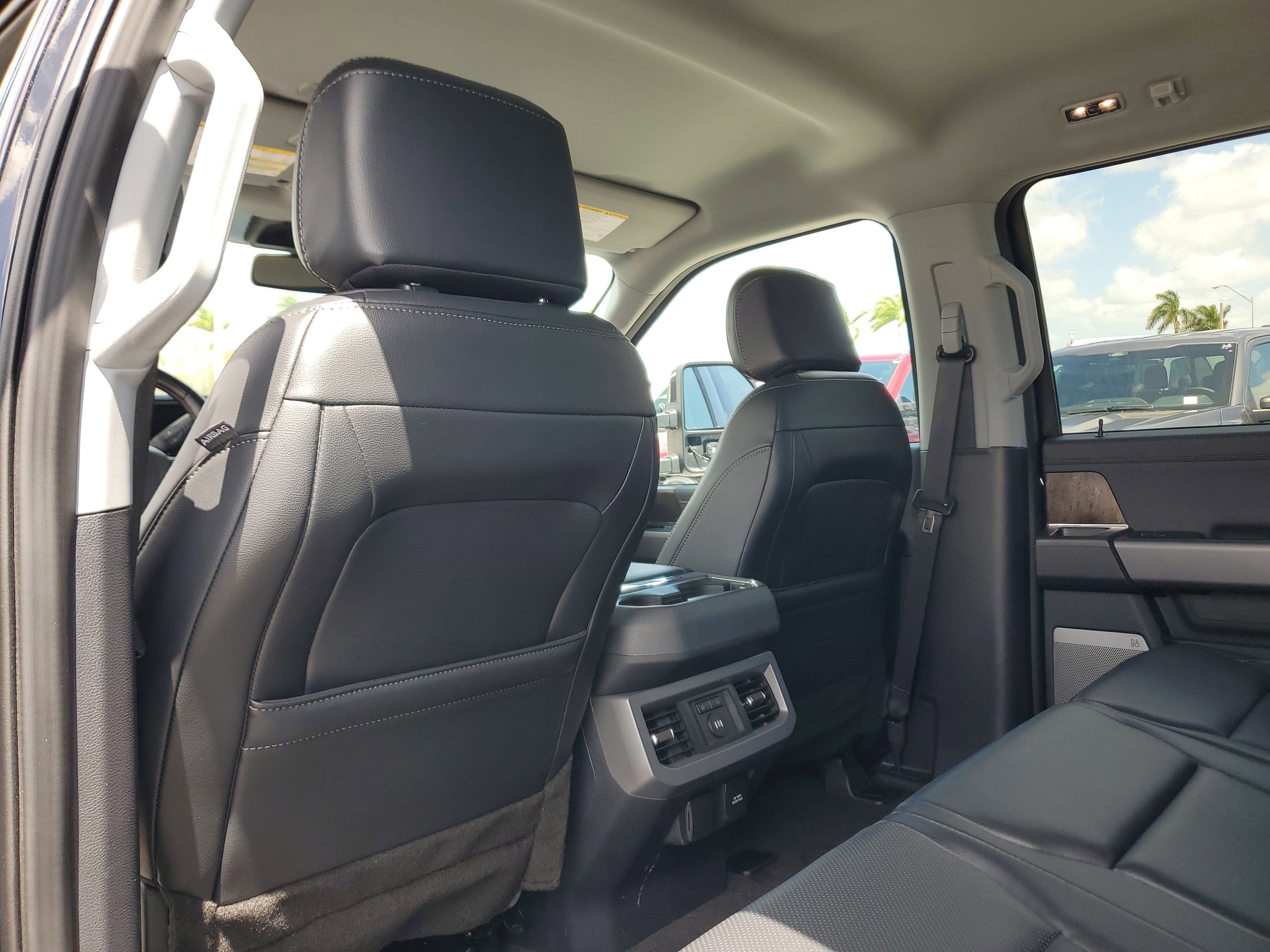 2024 Ford Super Duty F-250 SRW LARIAT 4WD Diesel