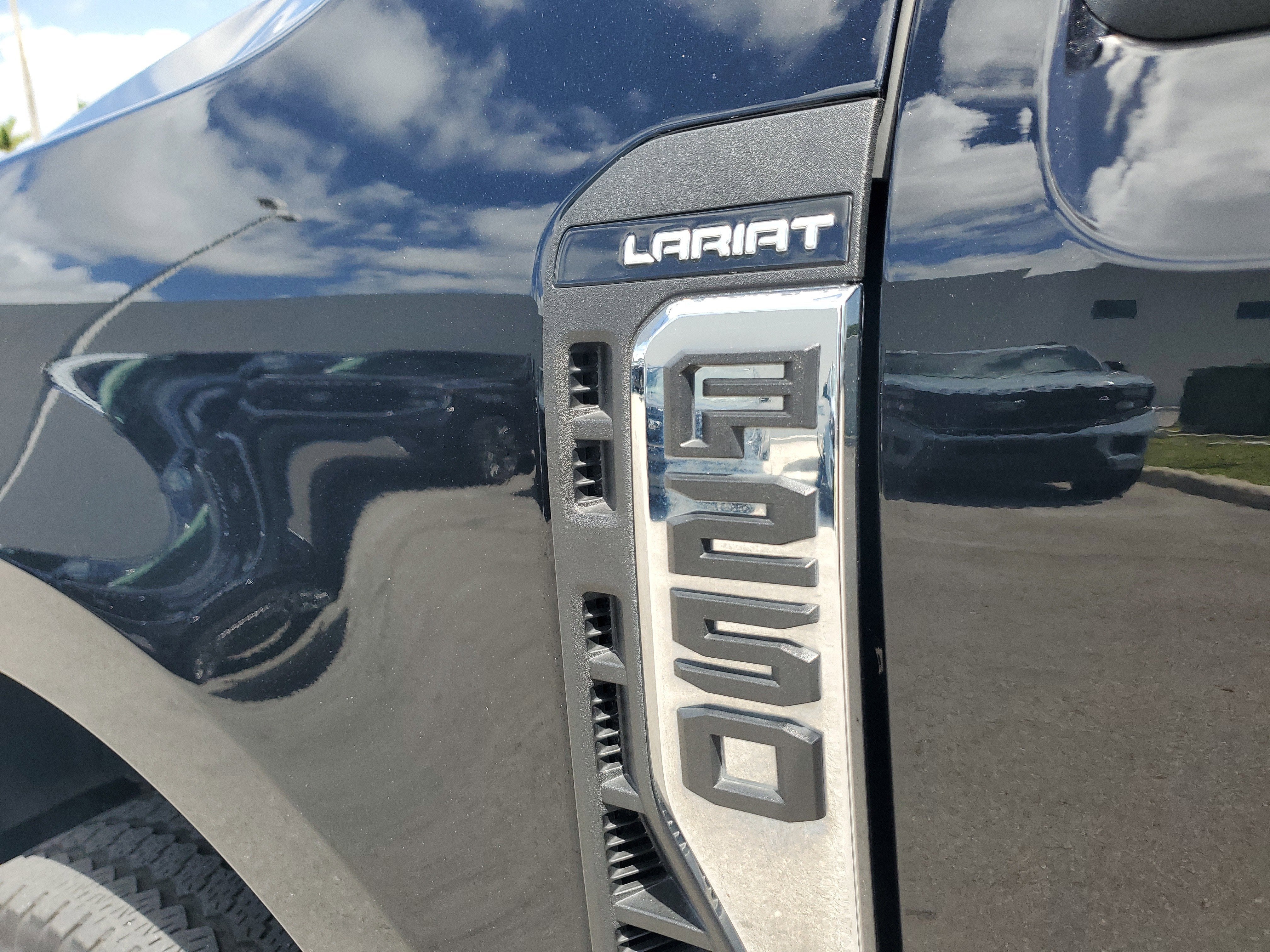2024 Ford Super Duty F-250 SRW LARIAT 4WD Diesel