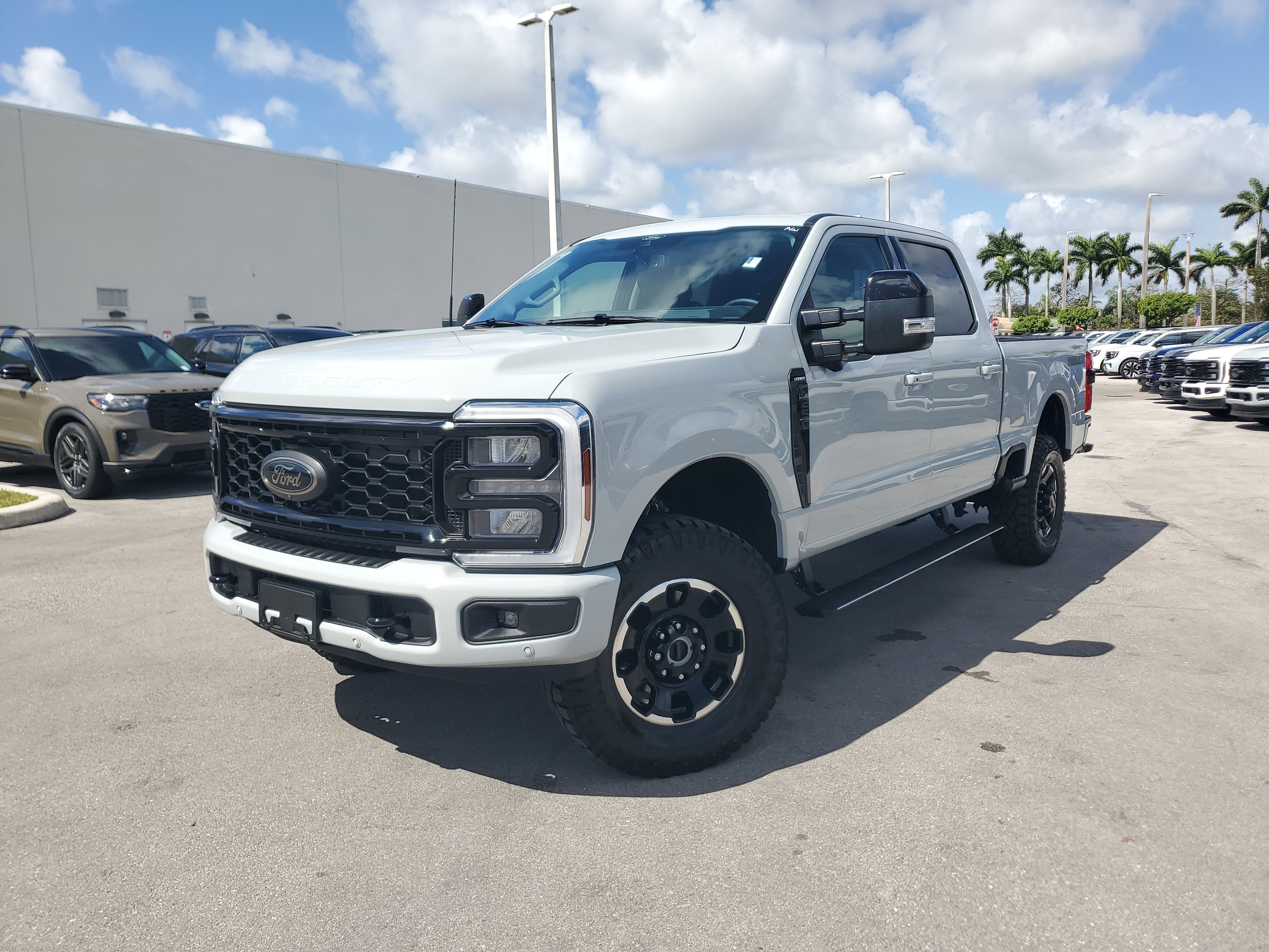 2025 Ford Super Duty F-250 SRW LARIAT 4WD