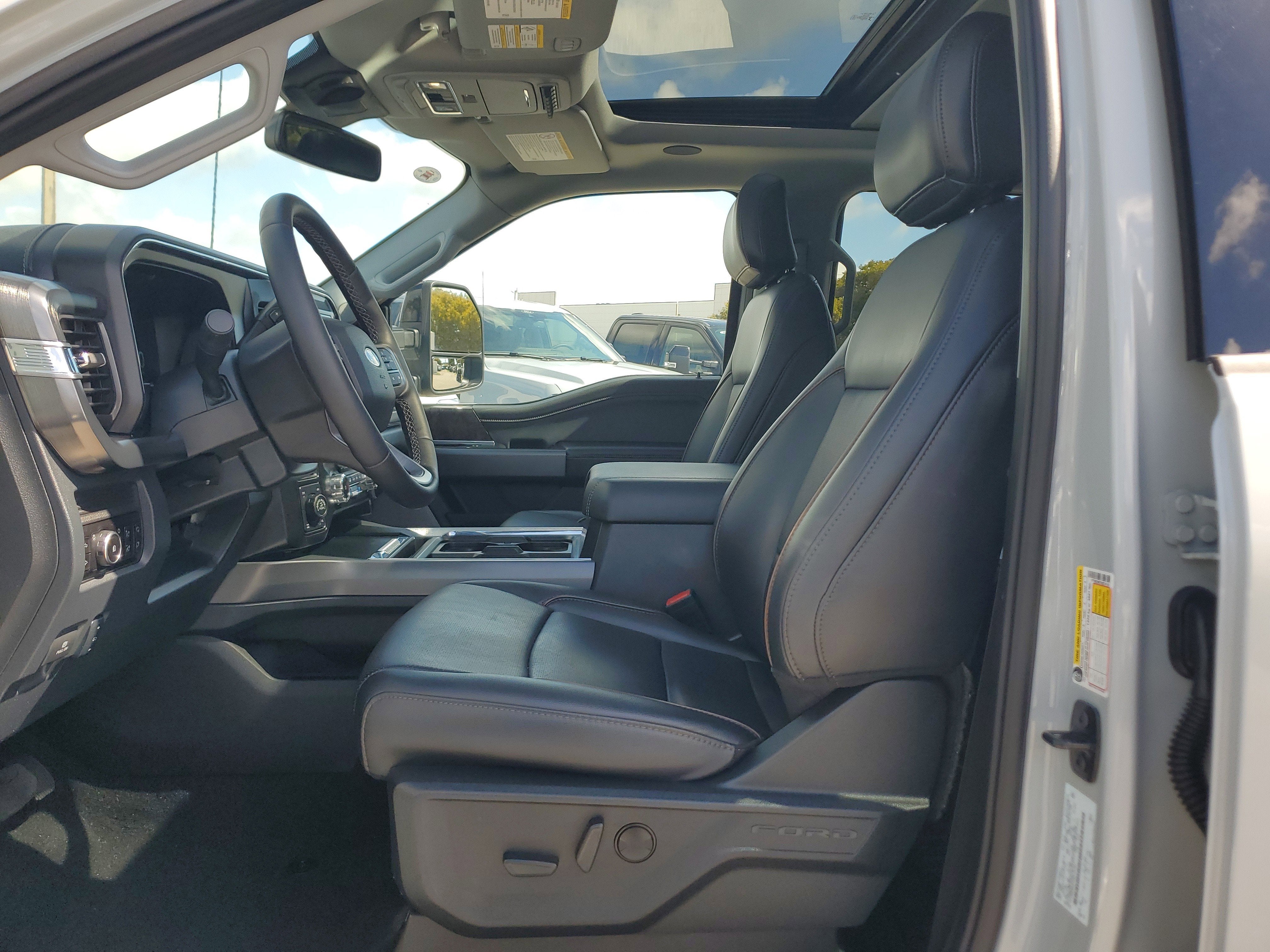 2025 Ford Super Duty F-250 SRW LARIAT 4WD