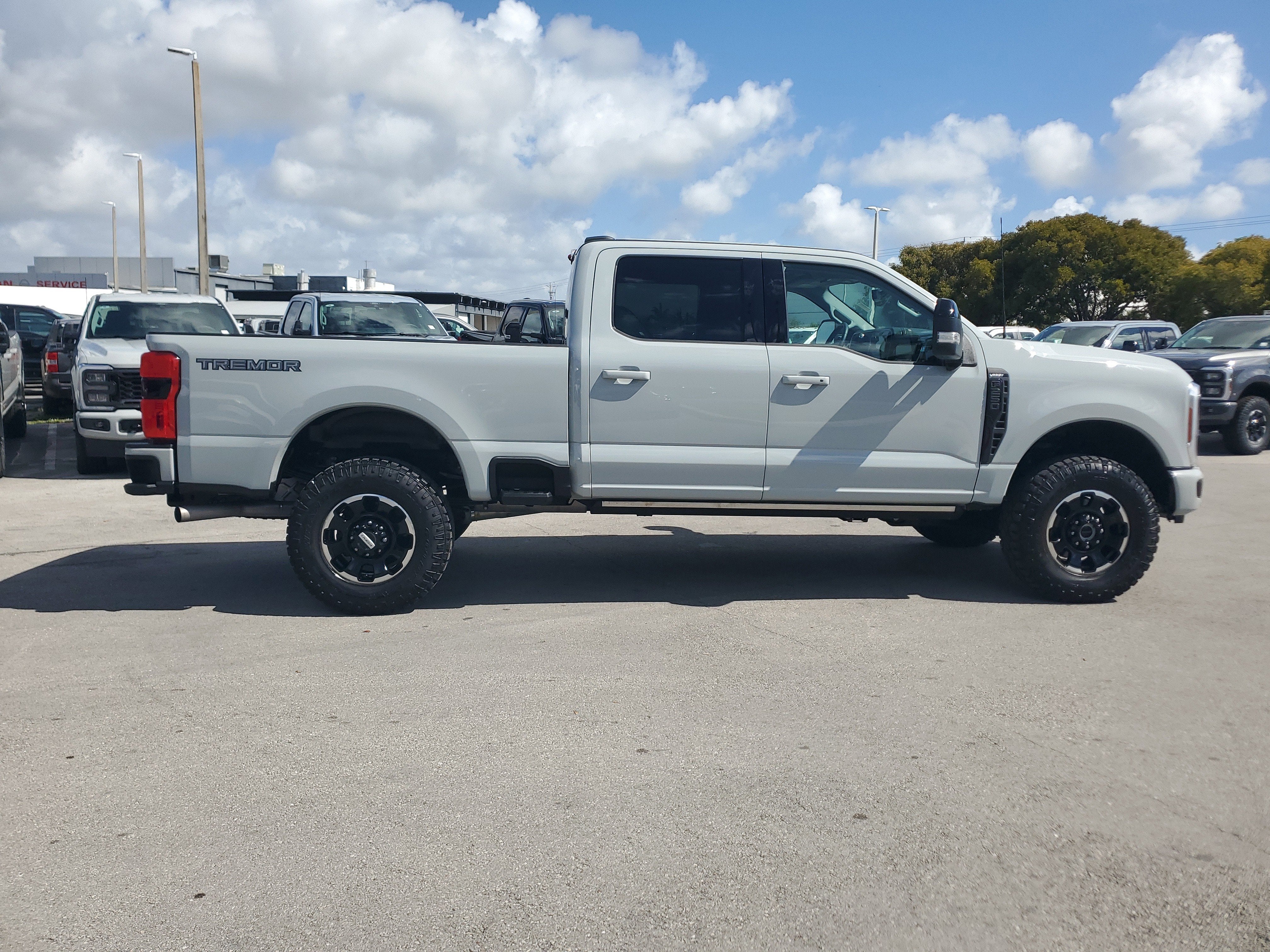 2025 Ford Super Duty F-250 SRW LARIAT 4WD