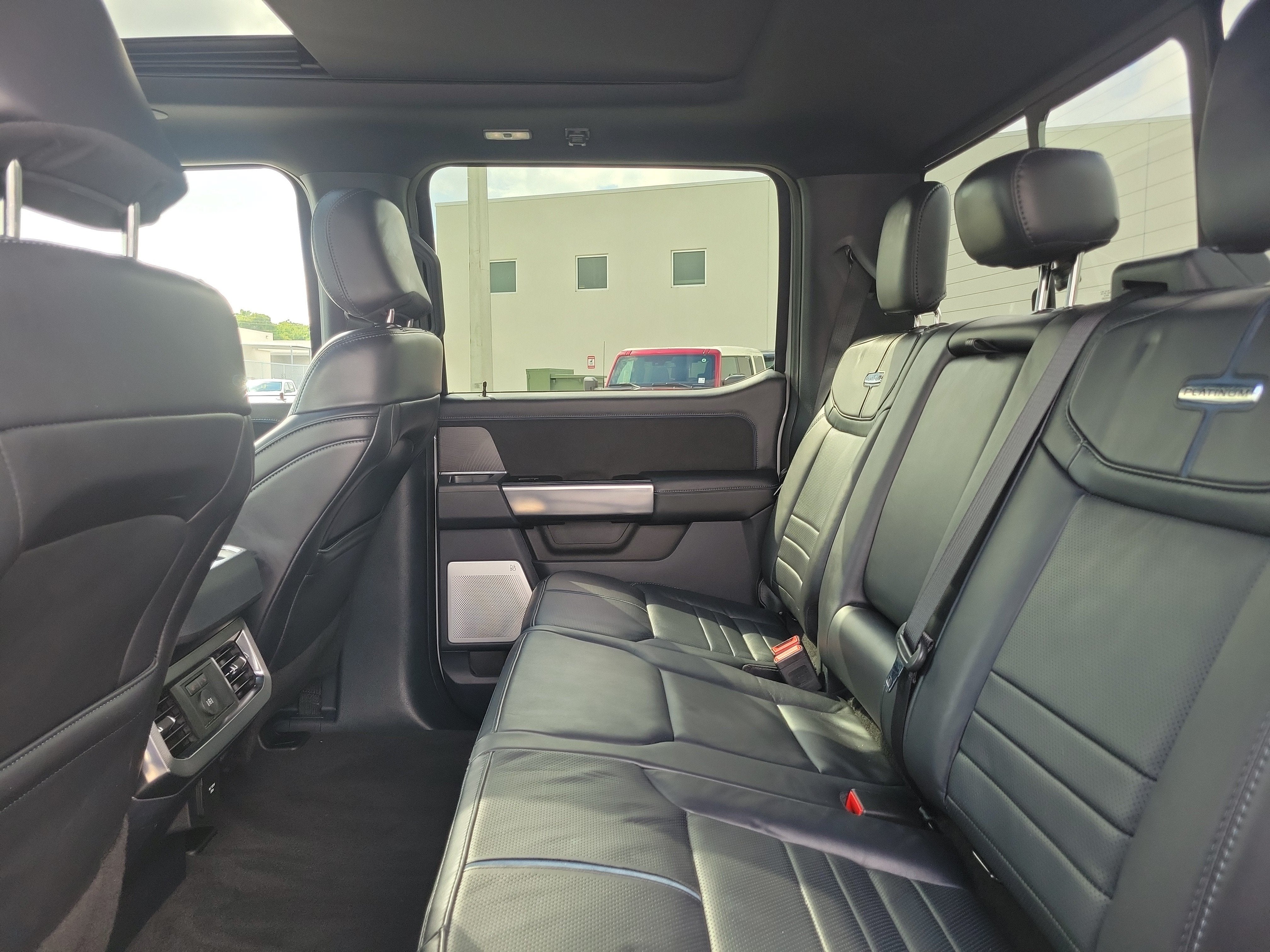 2025 Ford Super Duty F-250 SRW Platinum 4WD