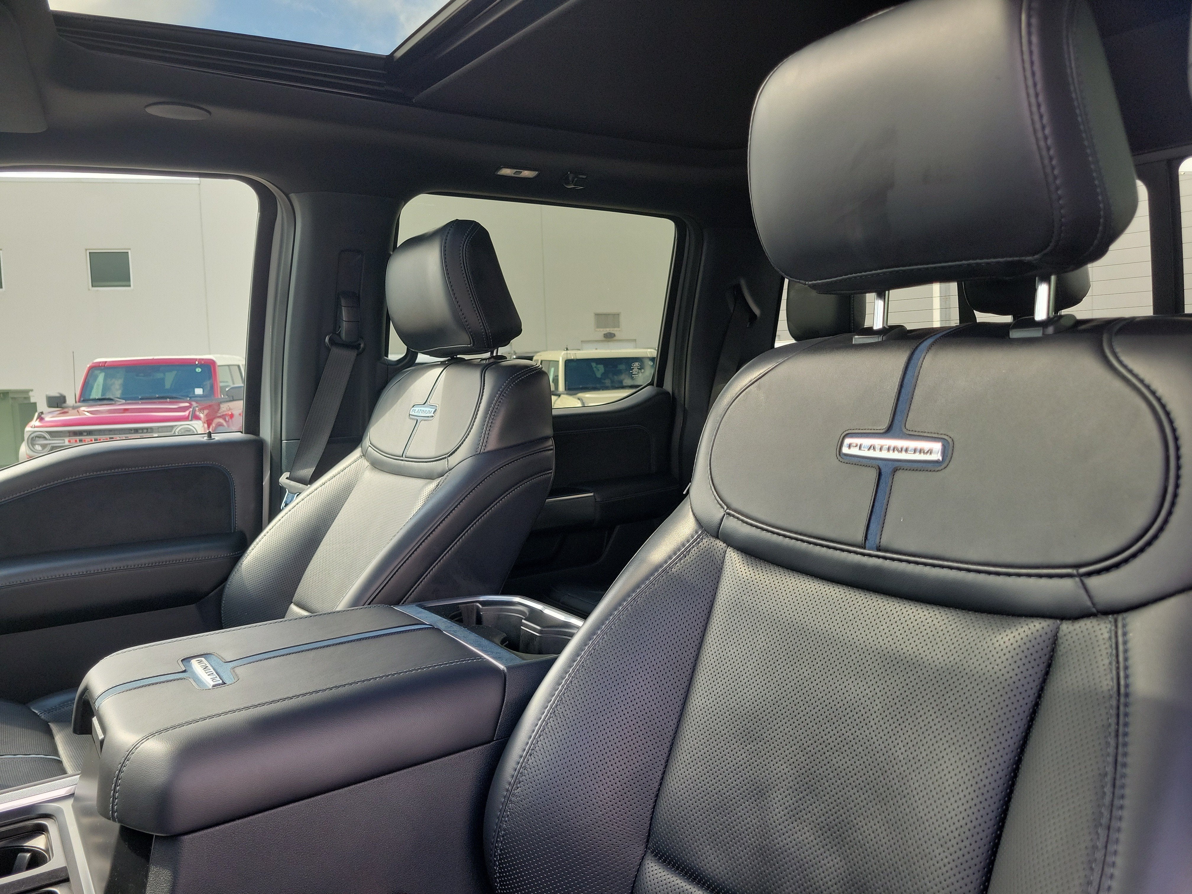 2025 Ford Super Duty F-250 SRW Platinum 4WD
