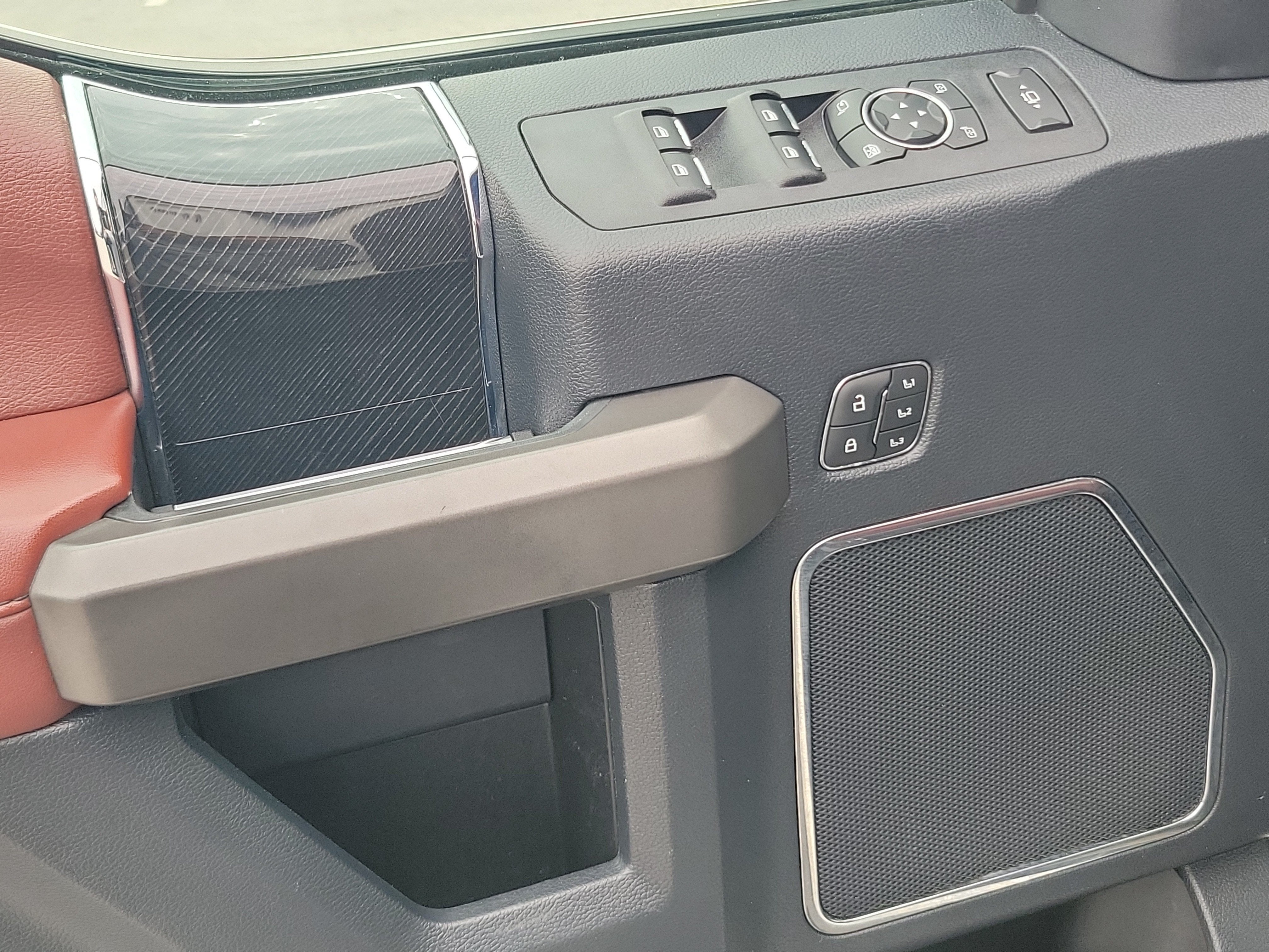 2022 Ford Super Duty F-350 SRW Platinum 4WD Diesel