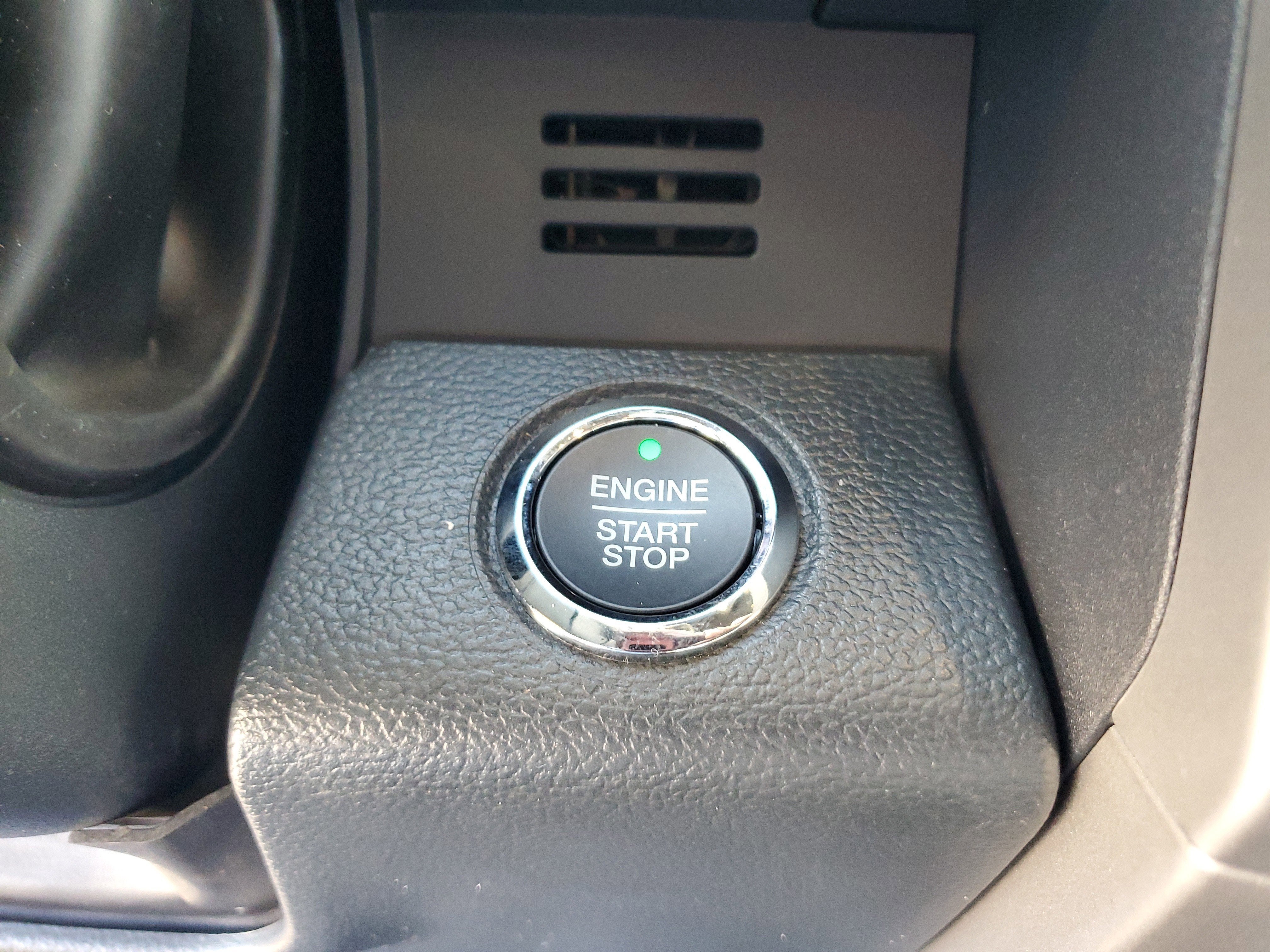 2022 Ford Super Duty F-350 SRW LARIAT 4WD Diesel